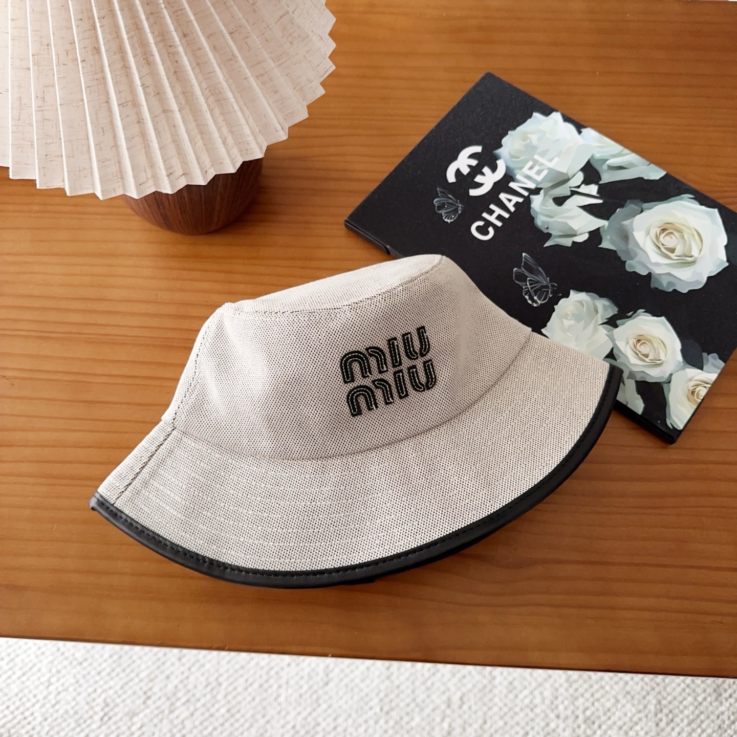 NO:765945,miumiu Miu Miu's new fisherman hat, synchronized with big brands, super easy to match, now shipped!  hat straw hat bucket hat baseball cap, hat, miumiu, espadrilles, hats19860909miumiu 缪缪 新款渔夫帽,大牌同步,超好搭配,出货！帽子草帽渔夫帽棒球帽,帽子,miumiu,espadrilles,hats,hat