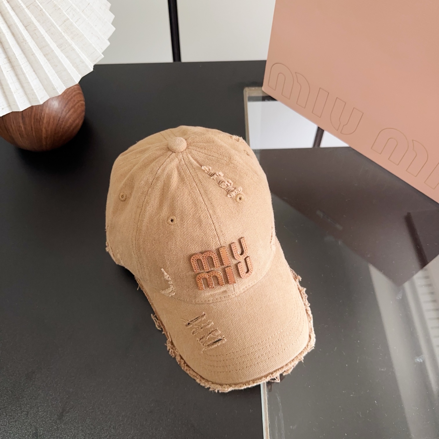 NO:765983,miumiu Miu Miu's new baseball cap, synchronized with big brands, super easy to match, now shipped!  hat straw hat bucket hat baseball cap, hat, miumiu, espadrilles, hats19860909miumiu 缪缪 新款棒球帽,大牌同步,超好搭配,出货！帽子草帽渔夫帽棒球帽,帽子,miumiu,espadrilles,hats,hat