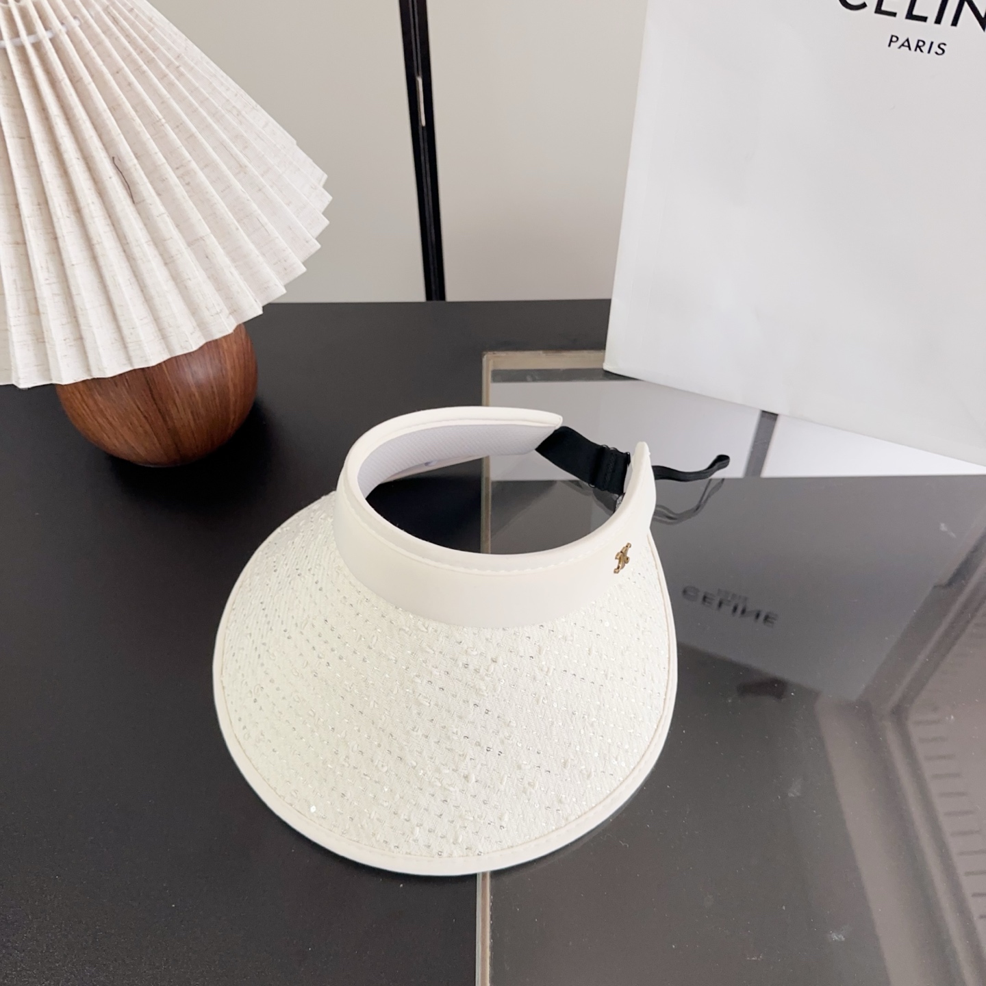 Celin*最新遮阳空顶帽 帽型真的绝绝子❗️❗️强烈推荐的一款 简单百搭头发扎个半高马尾 元气少女的感