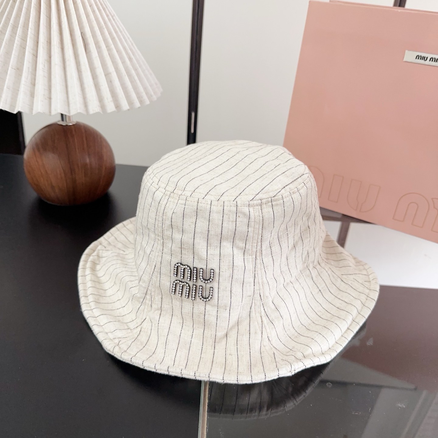 miumiu 缪缪 新款渔夫帽，大牌同步，超好搭配，出货！