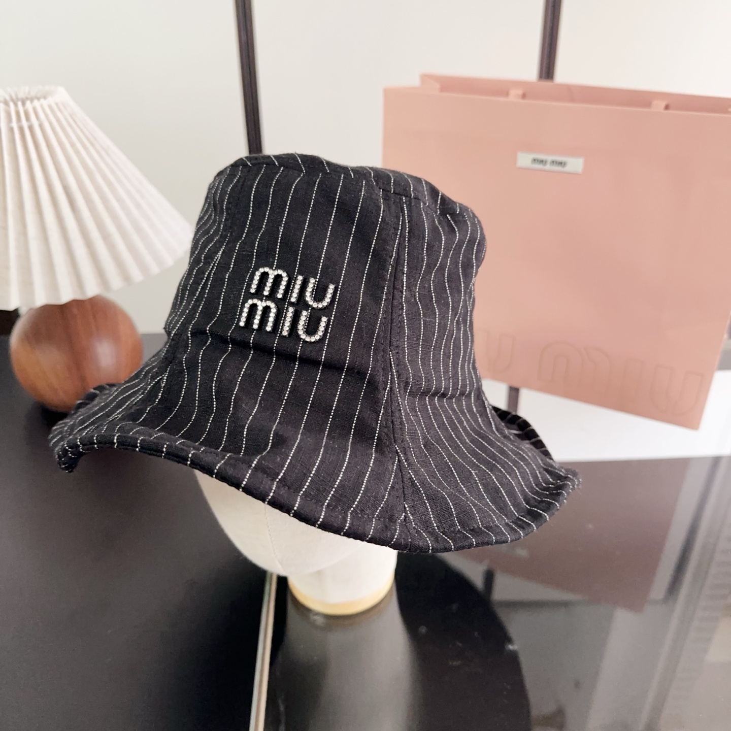 miumiu 缪缪 新款渔夫帽，大牌同步，超好搭配，出货！