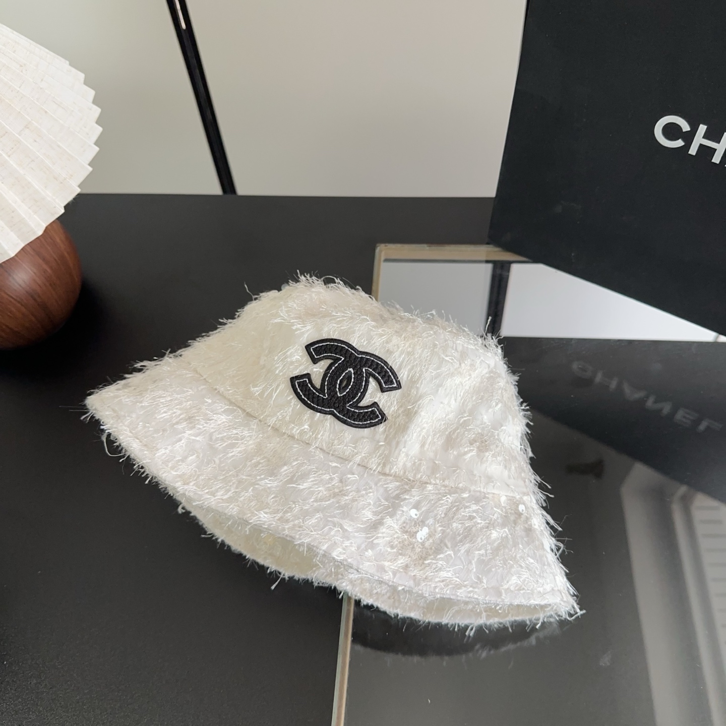 Chanel 渔夫帽 让兼顾时尚和遮阳的简约桶帽出游拍照📷拗造型必备敲显脸小