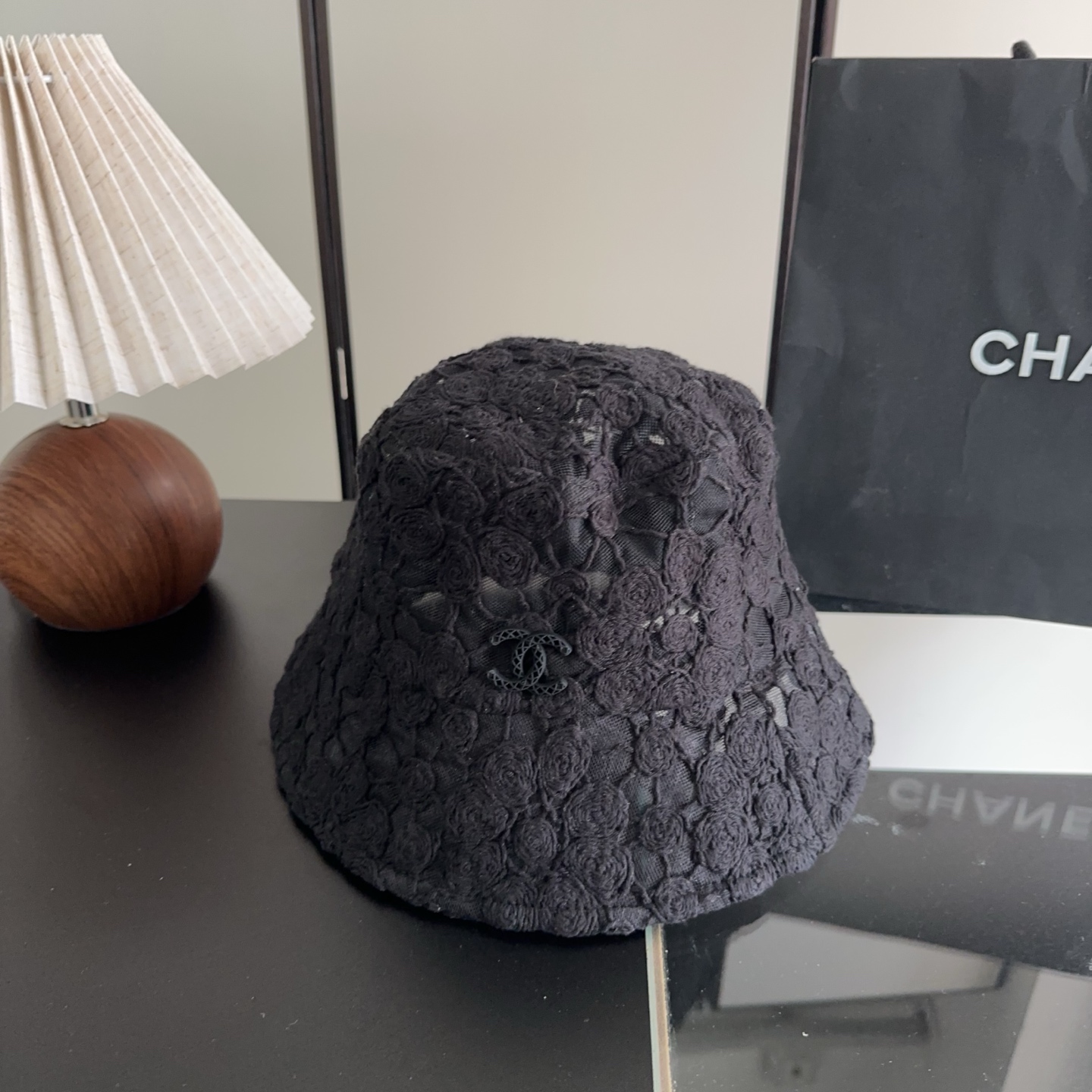 Chanel 渔夫帽 让兼顾时尚和遮阳的简约桶帽出游拍照📷拗造型必备敲显脸小