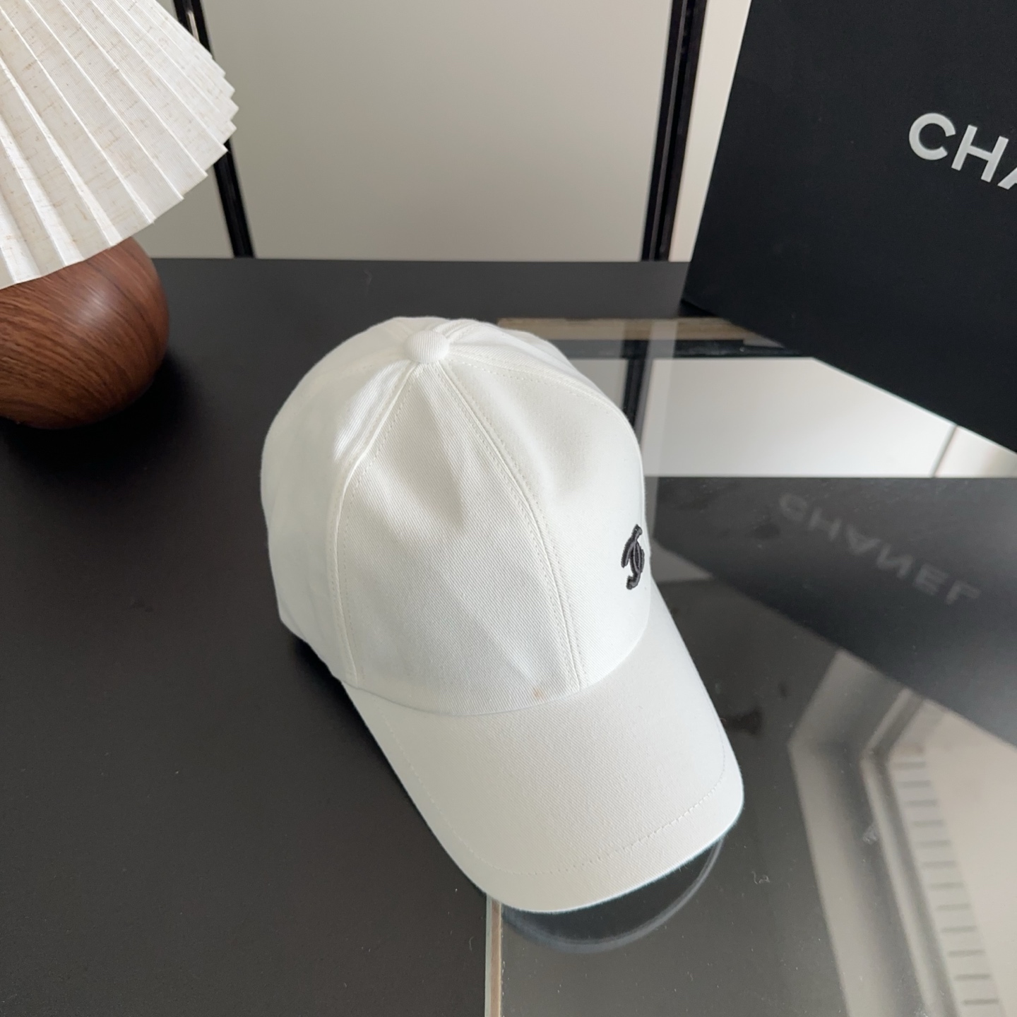 香奈儿新款经典休闲潮流款 上架简约棒球帽🧢日韩风格，随便搭配都超好看！出门旅游，绝对要入手的一款