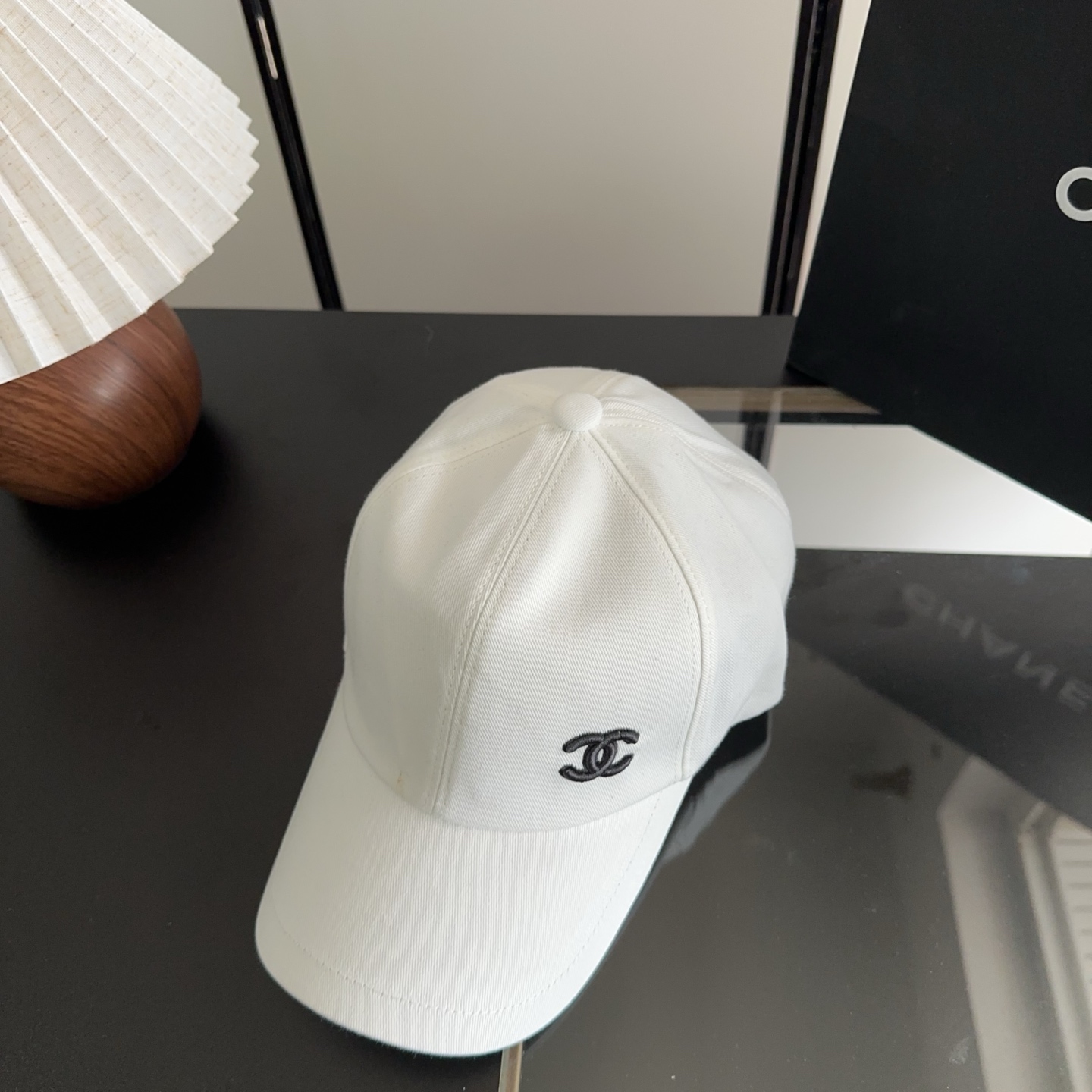 香奈儿新款经典休闲潮流款 上架简约棒球帽🧢日韩风格，随便搭配都超好看！出门旅游，绝对要入手的一款