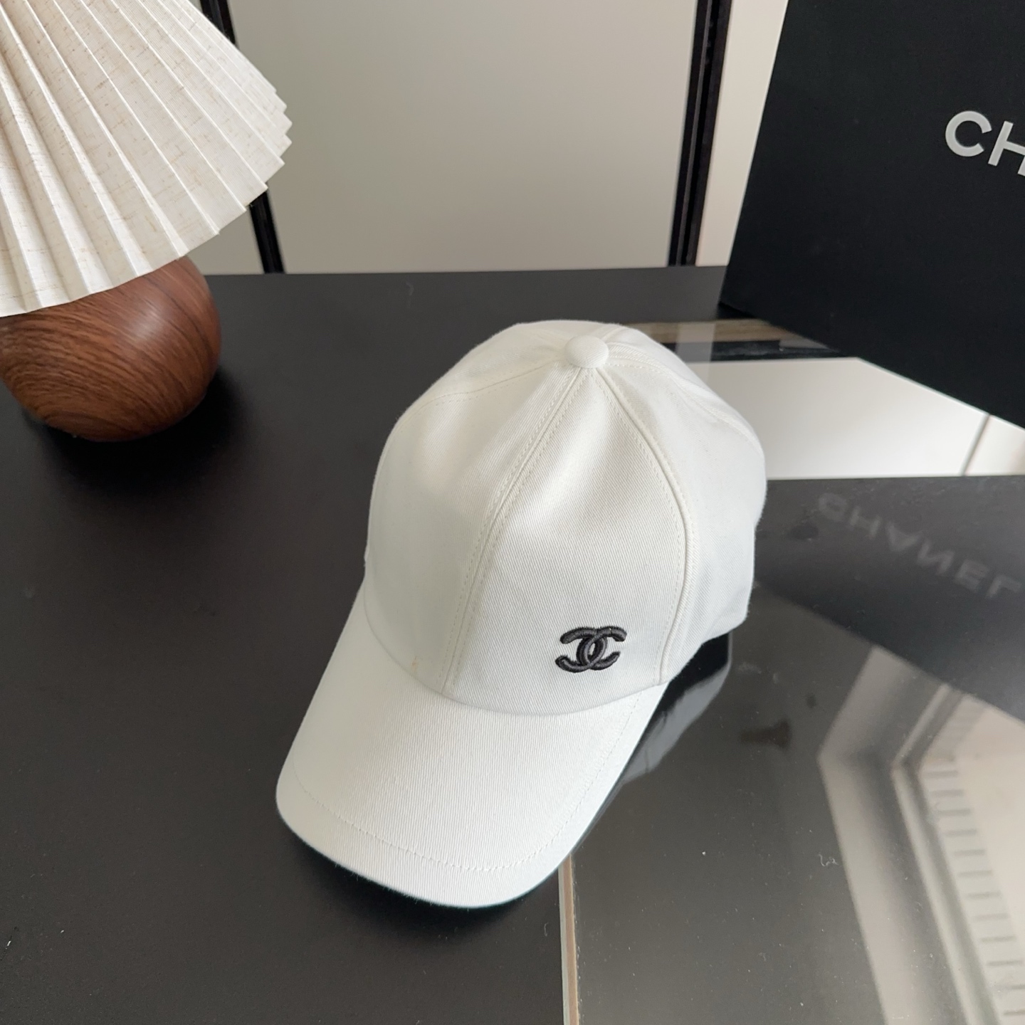 香奈儿新款经典休闲潮流款 上架简约棒球帽🧢日韩风格，随便搭配都超好看！出门旅游，绝对要入手的一款