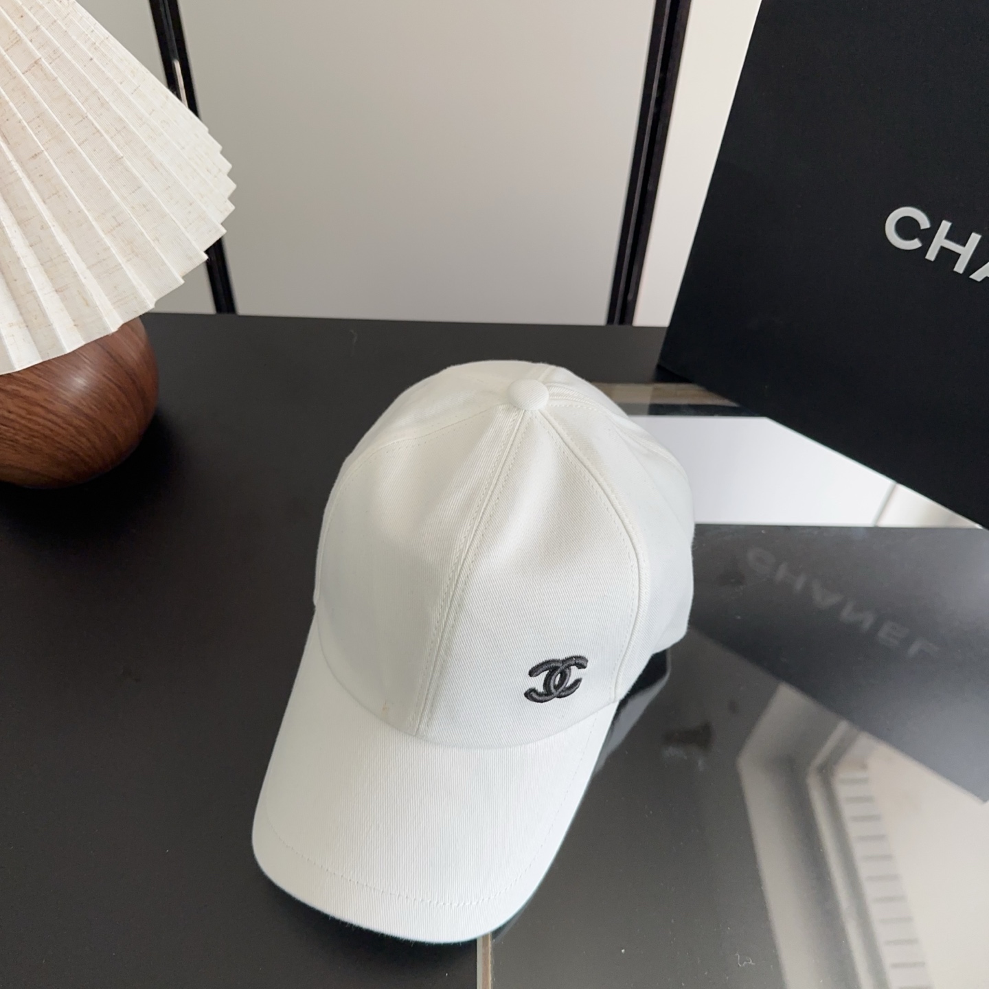 香奈儿新款经典休闲潮流款 上架简约棒球帽🧢日韩风格，随便搭配都超好看！出门旅游，绝对要入手的一款