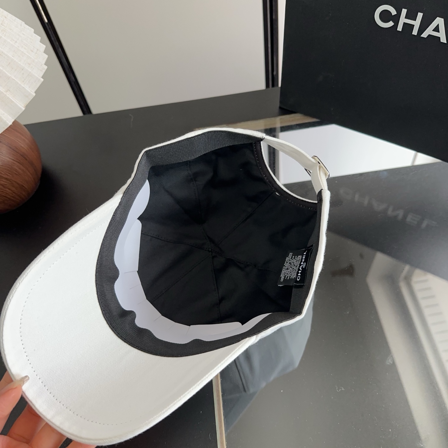 香奈儿新款经典休闲潮流款 上架简约棒球帽🧢日韩风格，随便搭配都超好看！出门旅游，绝对要入手的一款