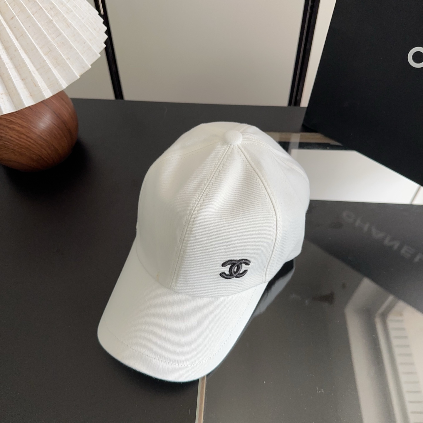 香奈儿新款经典休闲潮流款 上架简约棒球帽🧢日韩风格，随便搭配都超好看！出门旅游，绝对要入手的一款