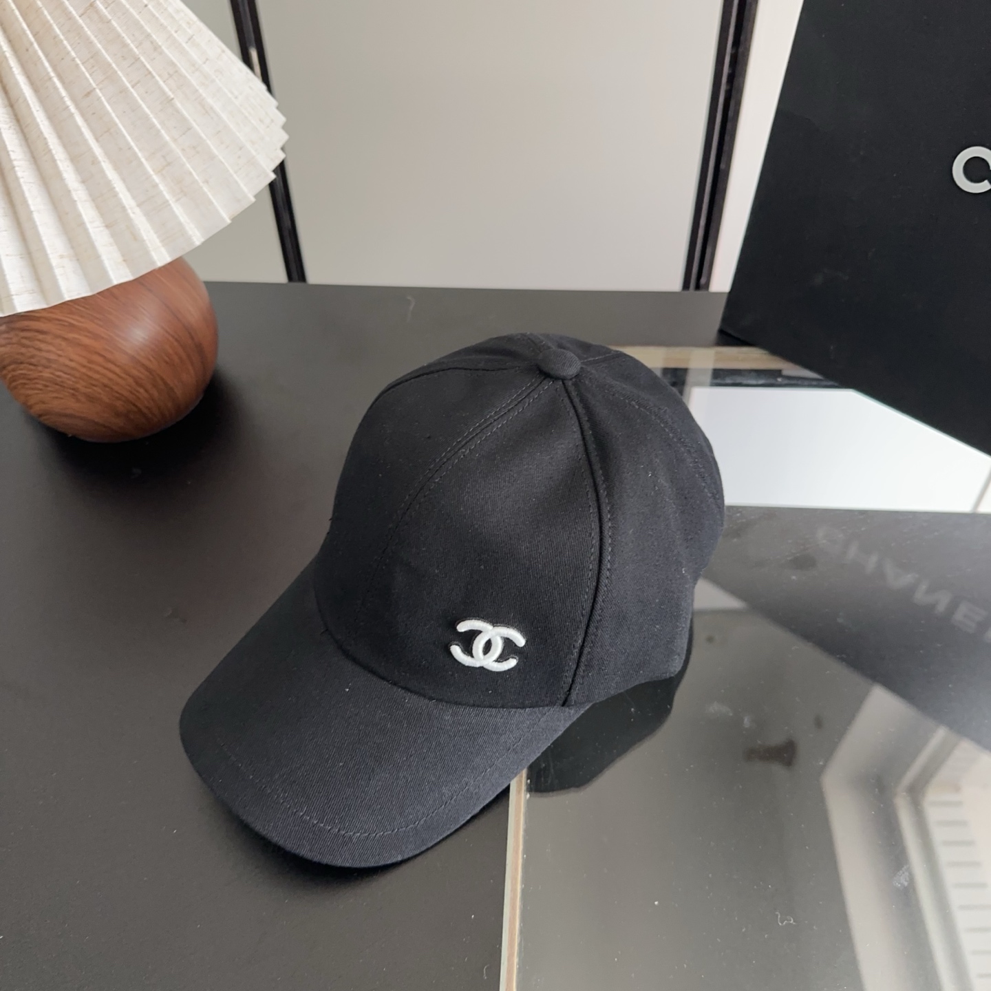 香奈儿新款经典休闲潮流款 上架简约棒球帽🧢日韩风格，随便搭配都超好看！出门旅游，绝对要入手的一款