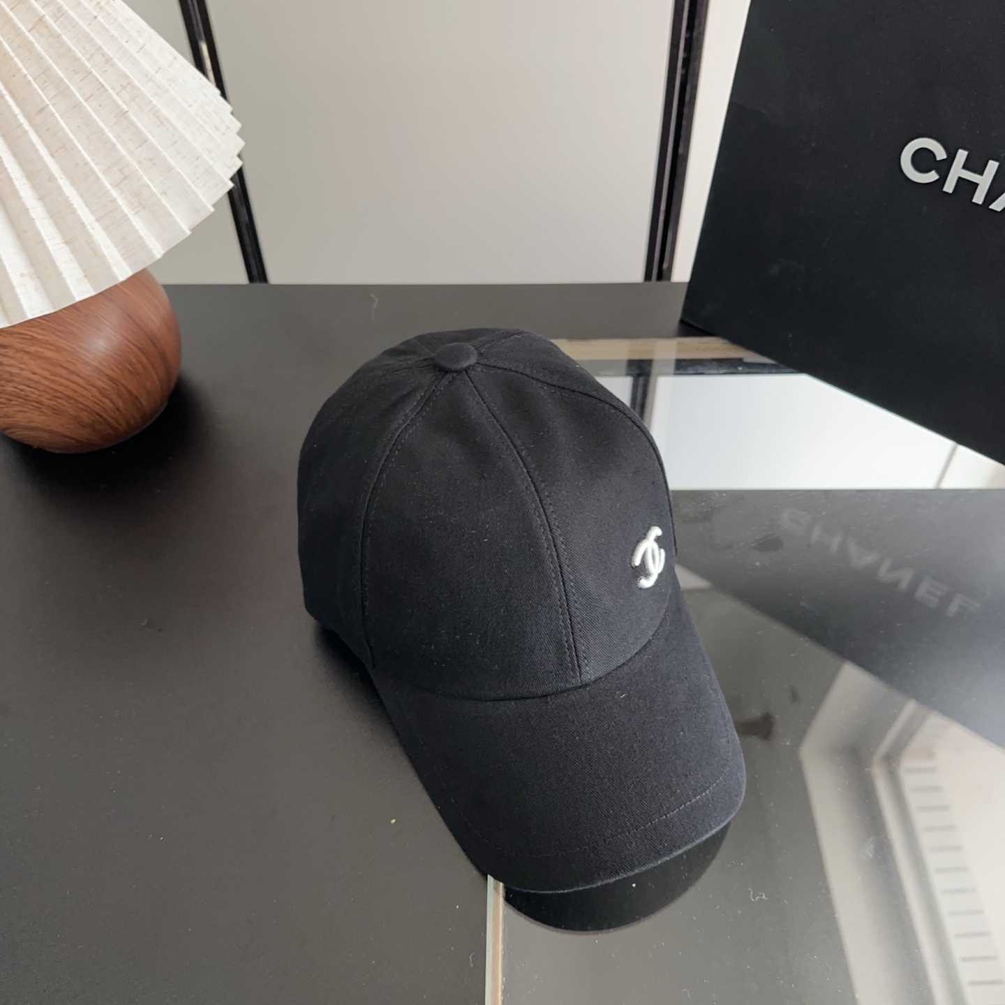 香奈儿新款经典休闲潮流款 上架简约棒球帽🧢日韩风格，随便搭配都超好看！出门旅游，绝对要入手的一款