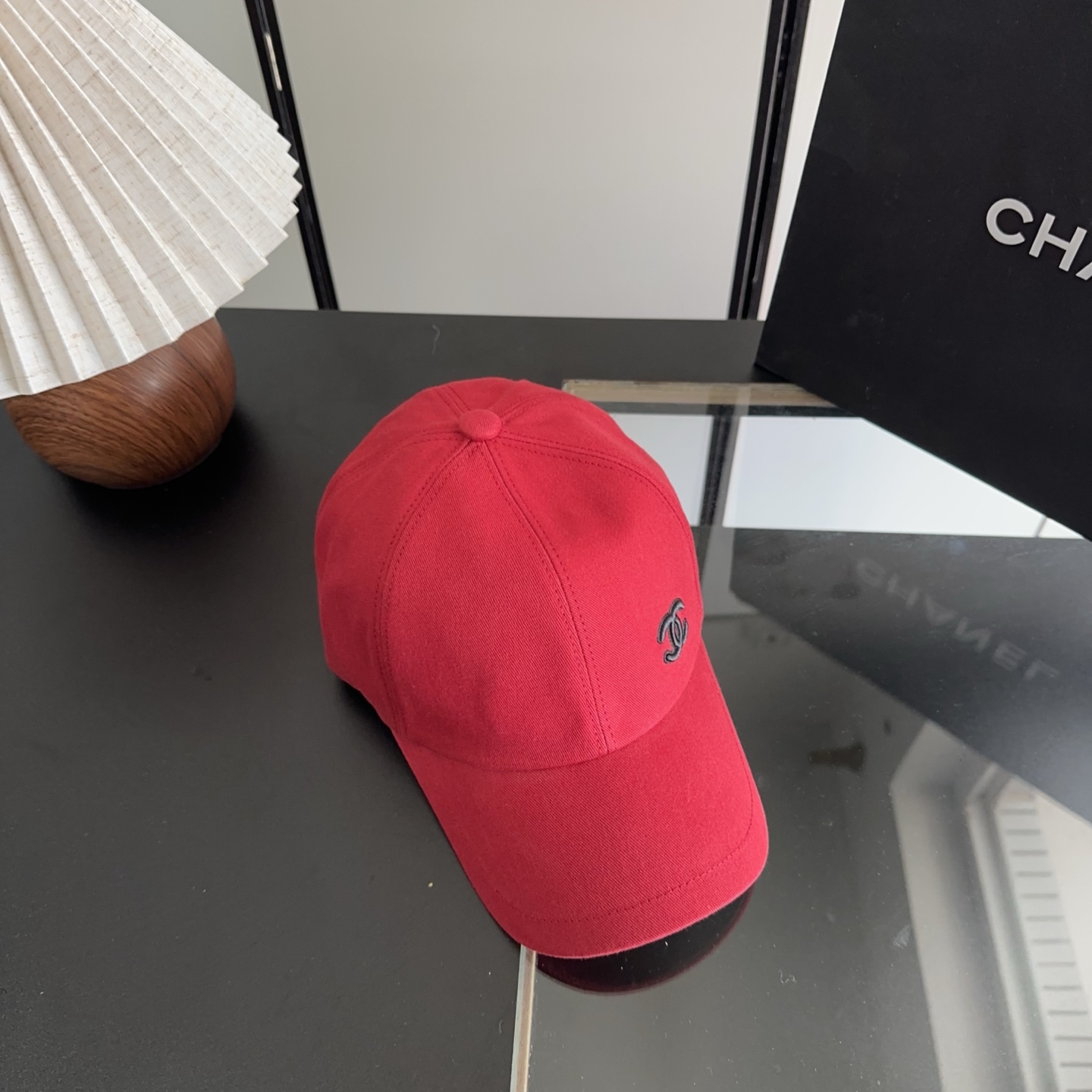 香奈儿新款经典休闲潮流款 上架简约棒球帽🧢日韩风格，随便搭配都超好看！出门旅游，绝对要入手的一款