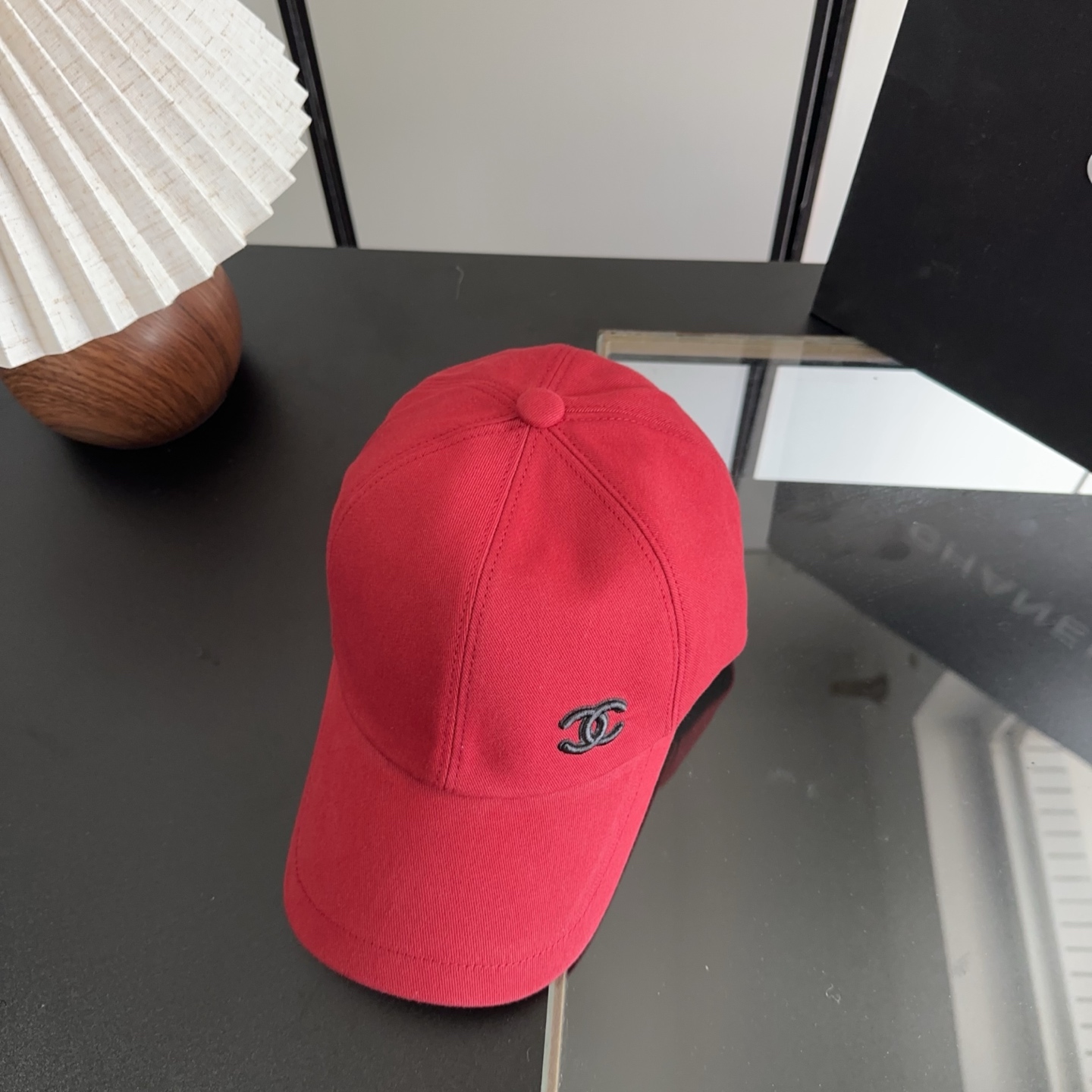 香奈儿新款经典休闲潮流款 上架简约棒球帽🧢日韩风格，随便搭配都超好看！出门旅游，绝对要入手的一款