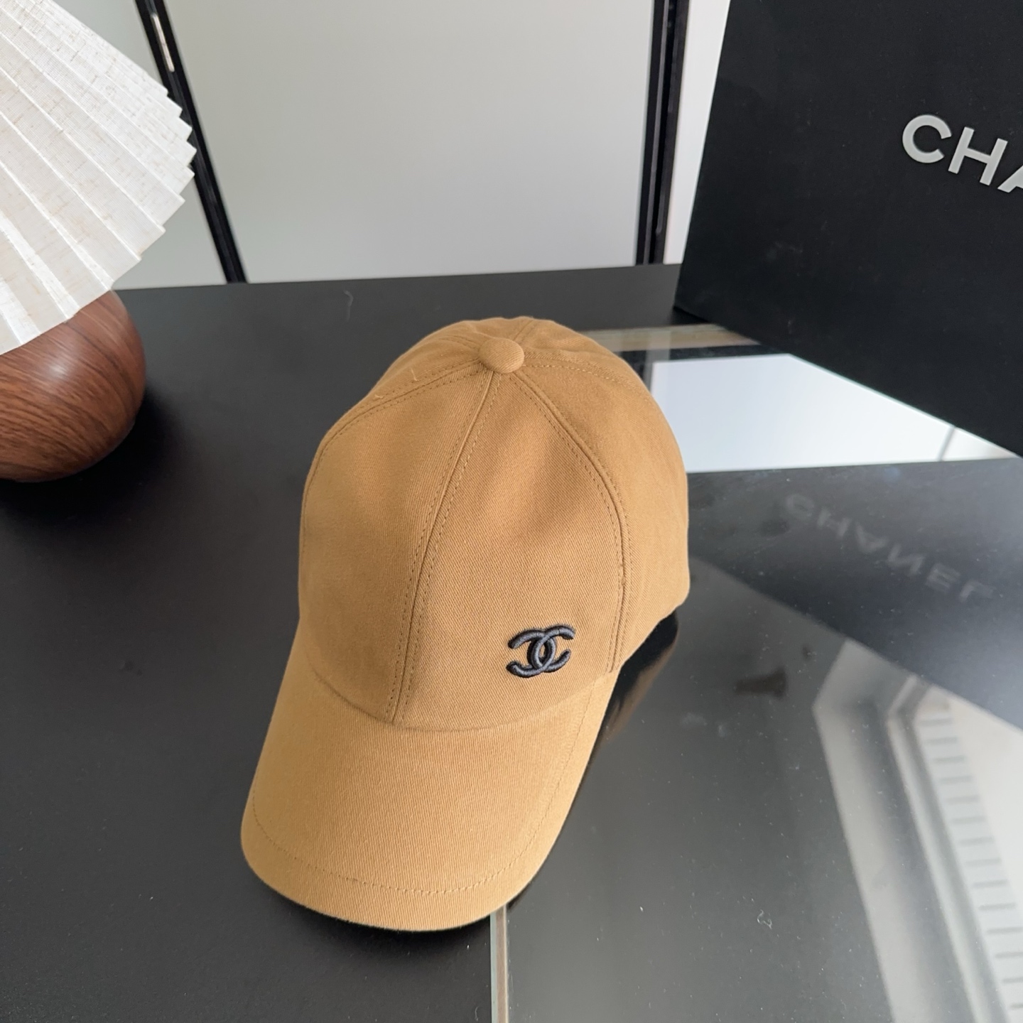 香奈儿新款经典休闲潮流款 上架简约棒球帽🧢日韩风格，随便搭配都超好看！出门旅游，绝对要入手的一款