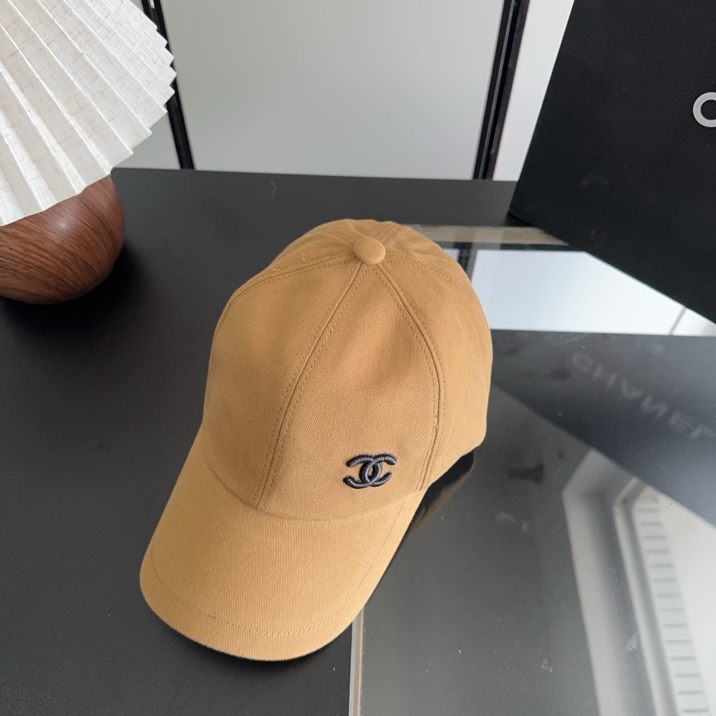 香奈儿新款经典休闲潮流款 上架简约棒球帽🧢日韩风格，随便搭配都超好看！出门旅游，绝对要入手的一款