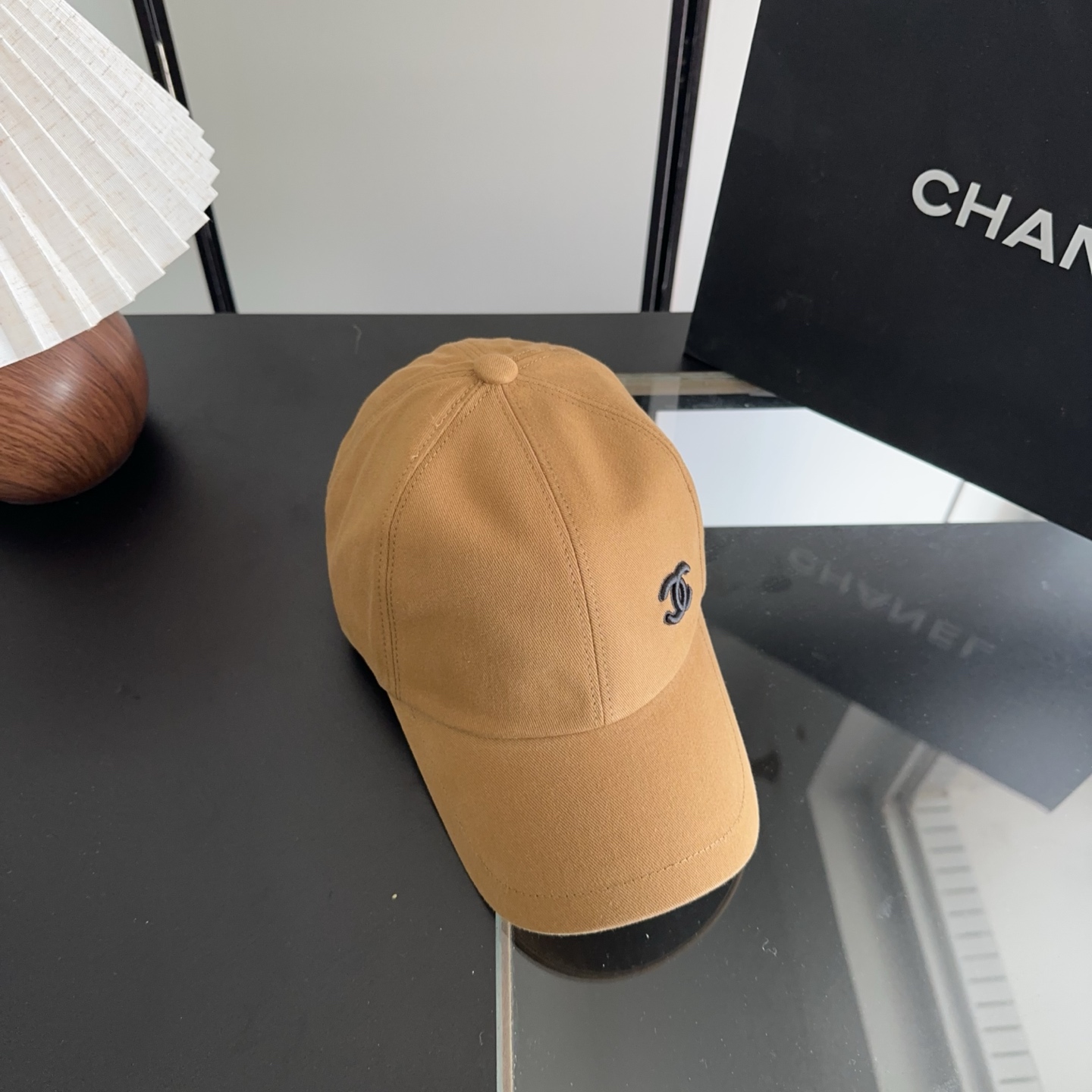 香奈儿新款经典休闲潮流款 上架简约棒球帽🧢日韩风格，随便搭配都超好看！出门旅游，绝对要入手的一款