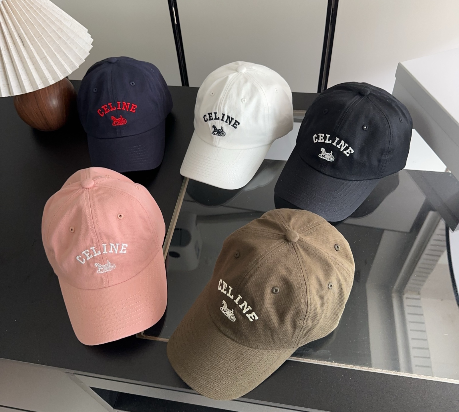 CELIN*·赛琳ss新款凯旋门绣花棒球帽🧢帽型完全按照定做。凯旋门图案章仔区别市面版本，大小及圈圈毛质