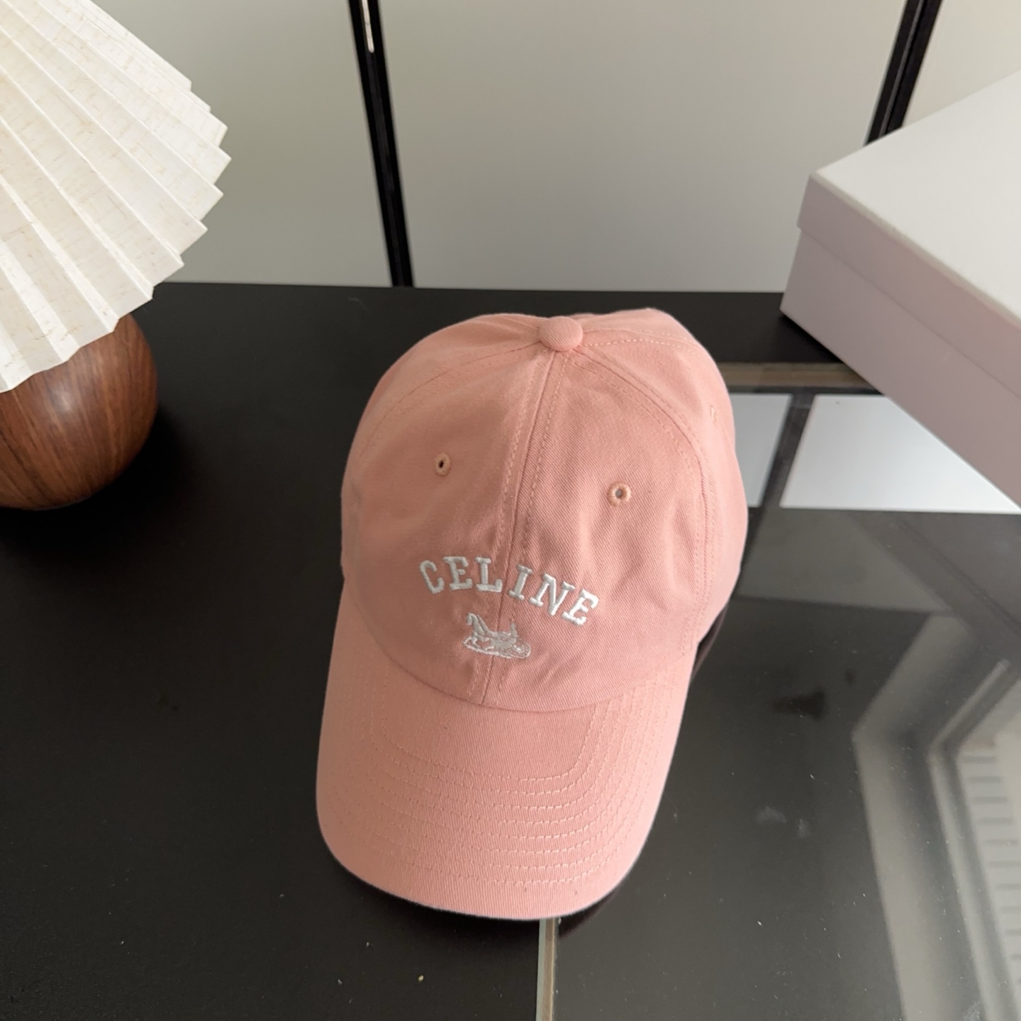 CELIN*·赛琳ss新款凯旋门绣花棒球帽🧢帽型完全按照定做。凯旋门图案章仔区别市面版本，大小及圈圈毛质