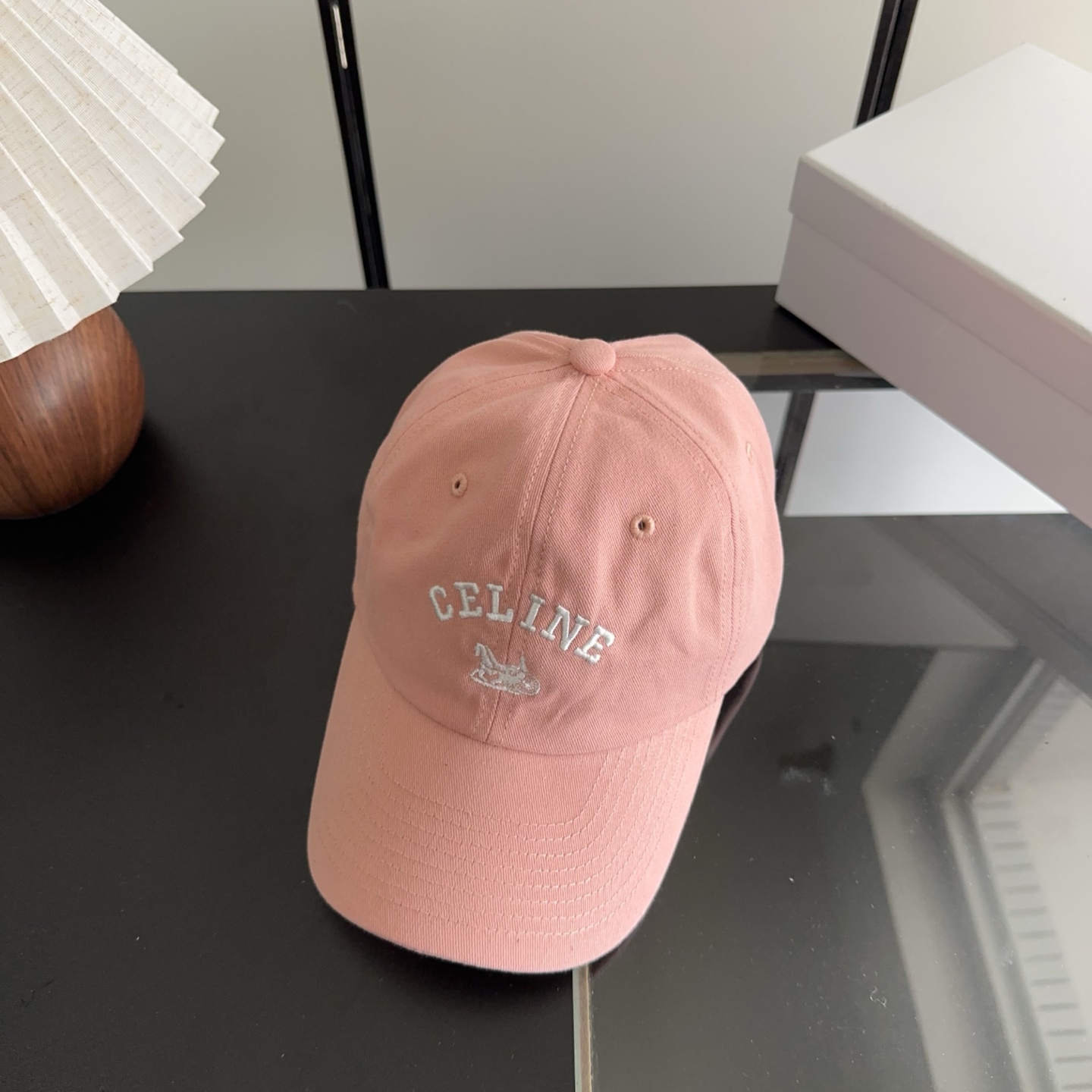 CELIN*·赛琳ss新款凯旋门绣花棒球帽🧢帽型完全按照定做。凯旋门图案章仔区别市面版本，大小及圈圈毛质