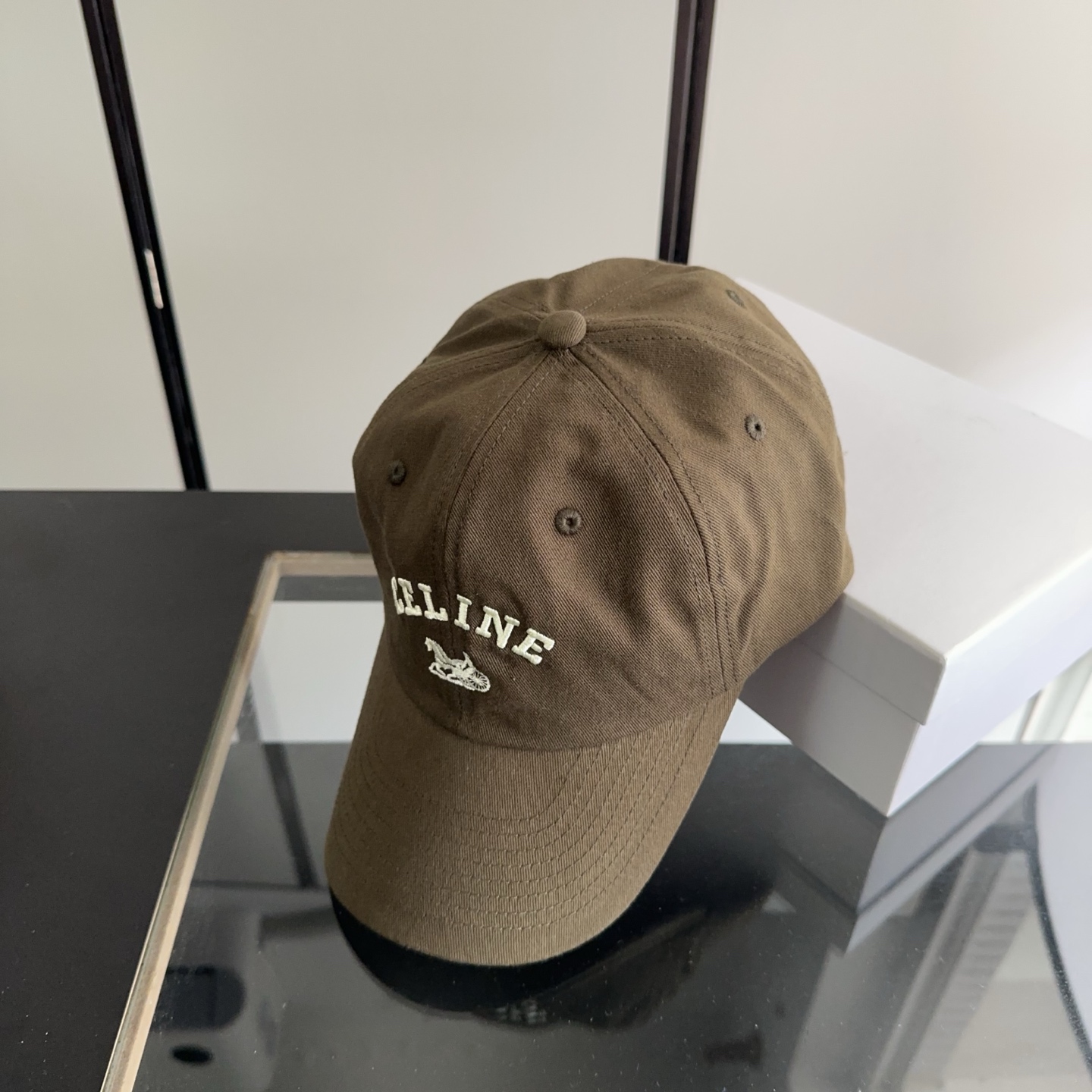 CELIN*·赛琳ss新款凯旋门绣花棒球帽🧢帽型完全按照定做。凯旋门图案章仔区别市面版本，大小及圈圈毛质