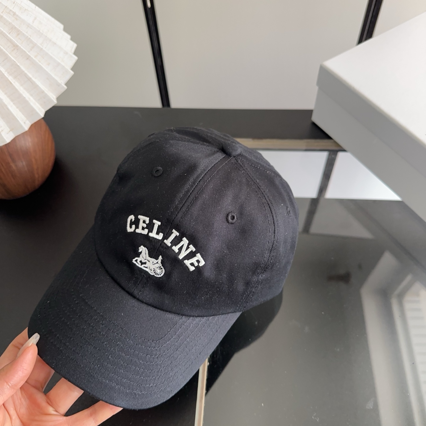 CELIN*·赛琳ss新款凯旋门绣花棒球帽🧢帽型完全按照定做。凯旋门图案章仔区别市面版本，大小及圈圈毛质
