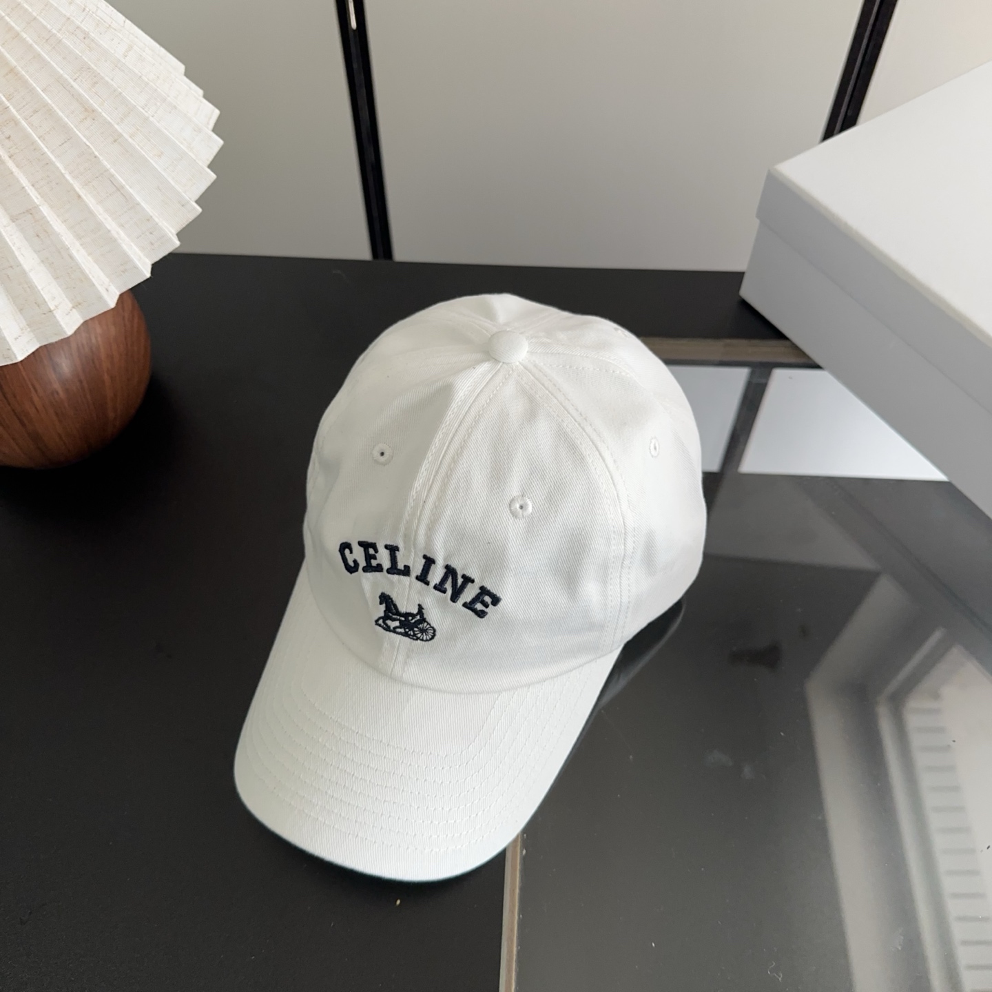 CELIN*·赛琳ss新款凯旋门绣花棒球帽🧢帽型完全按照定做。凯旋门图案章仔区别市面版本，大小及圈圈毛质