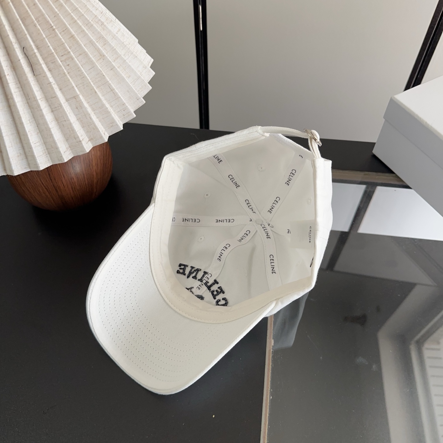 CELIN*·赛琳ss新款凯旋门绣花棒球帽🧢帽型完全按照定做。凯旋门图案章仔区别市面版本，大小及圈圈毛质