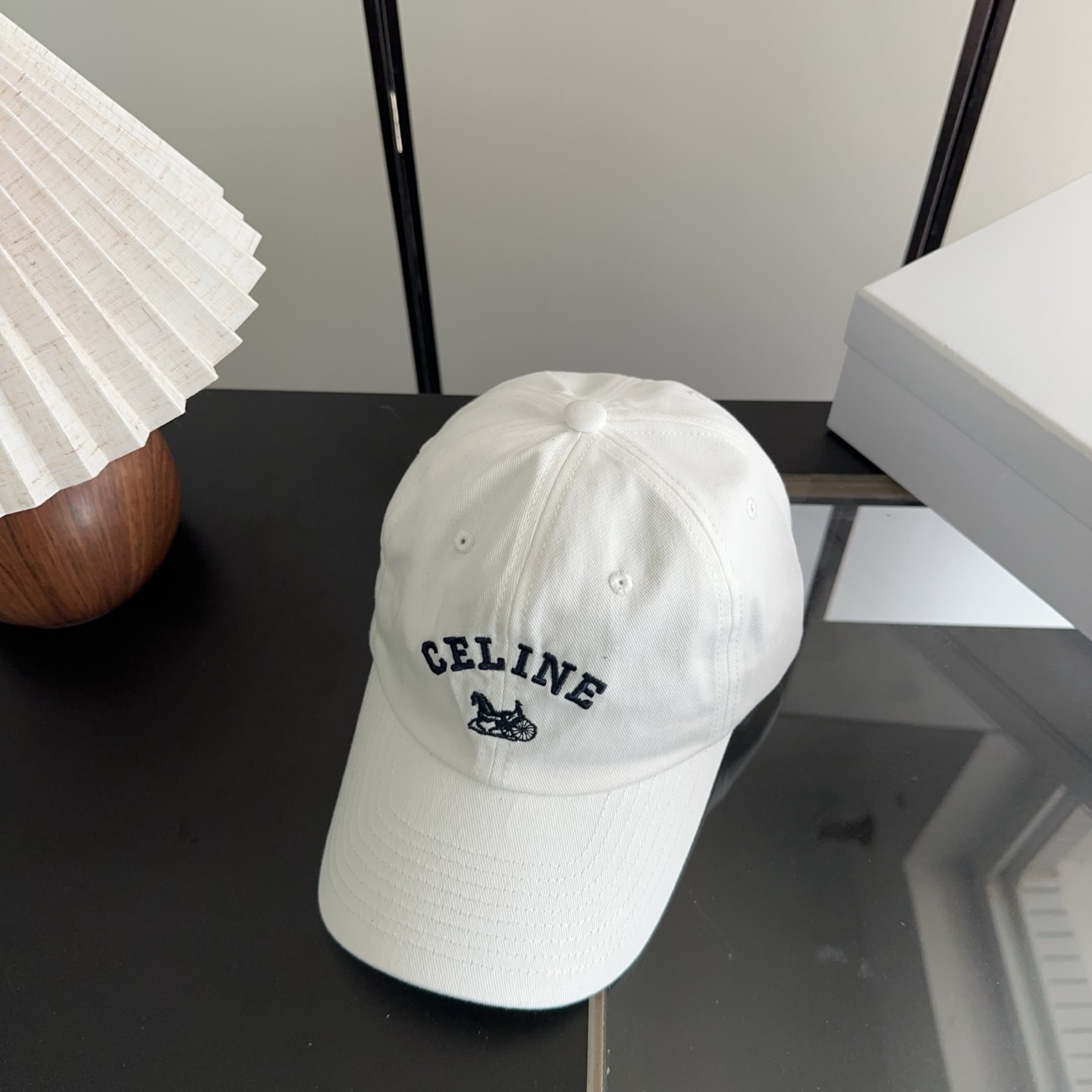 CELIN*·赛琳ss新款凯旋门绣花棒球帽🧢帽型完全按照定做。凯旋门图案章仔区别市面版本，大小及圈圈毛质