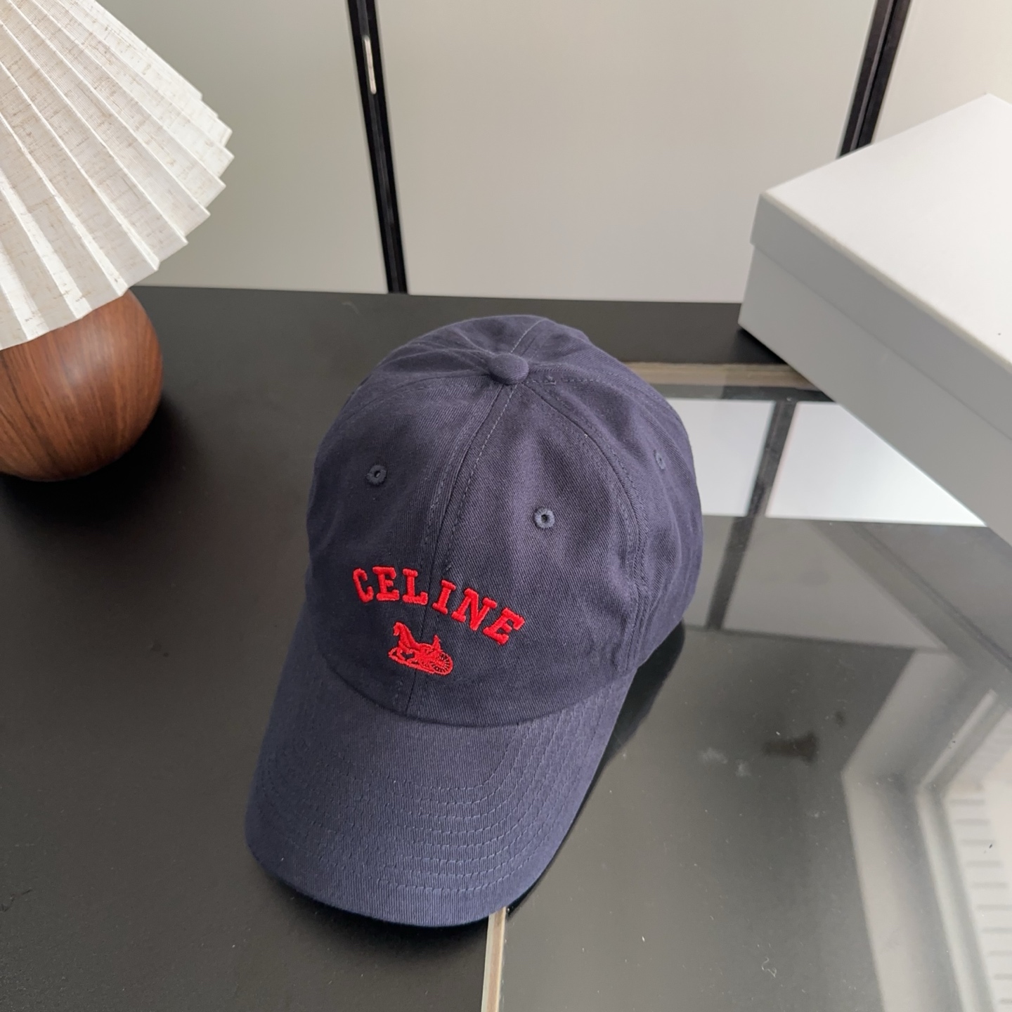 CELIN*·赛琳ss新款凯旋门绣花棒球帽🧢帽型完全按照定做。凯旋门图案章仔区别市面版本，大小及圈圈毛质