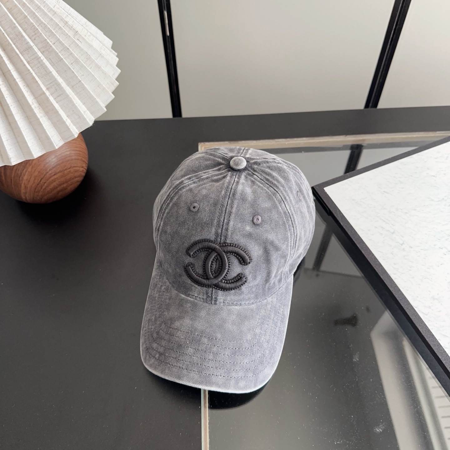香奈儿新款经典休闲潮流款 上架简约棒球帽🧢日韩风格，随便搭配都超好看！出门旅游，绝对要入手的一款
