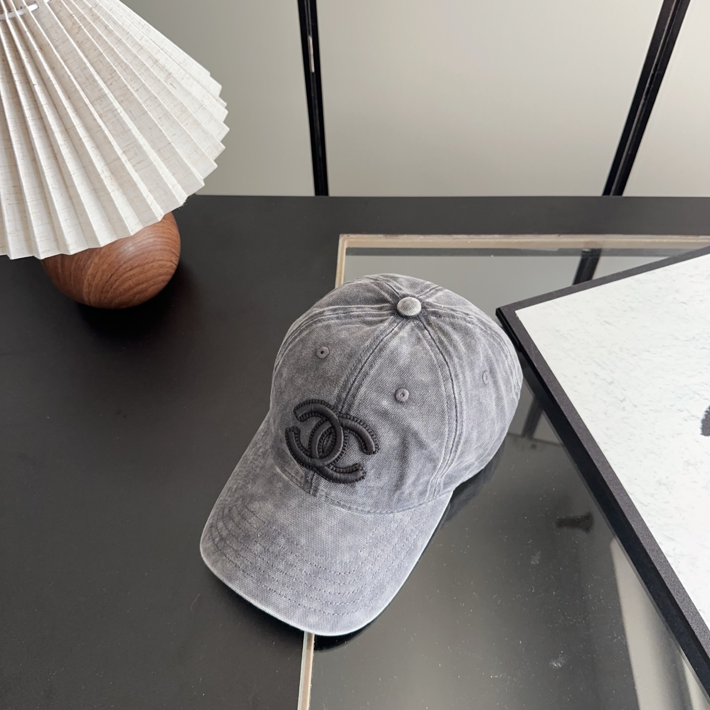 香奈儿新款经典休闲潮流款 上架简约棒球帽🧢日韩风格，随便搭配都超好看！出门旅游，绝对要入手的一款