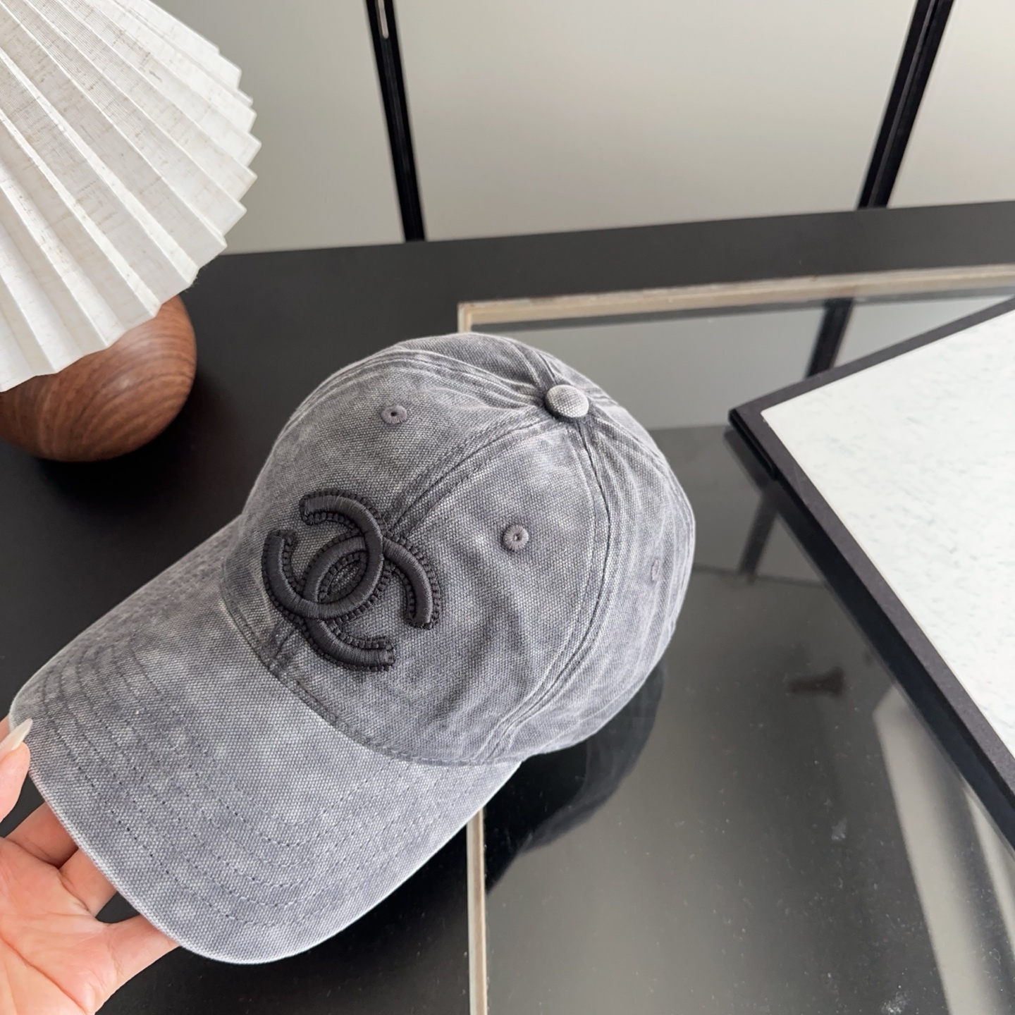 香奈儿新款经典休闲潮流款 上架简约棒球帽🧢日韩风格，随便搭配都超好看！出门旅游，绝对要入手的一款