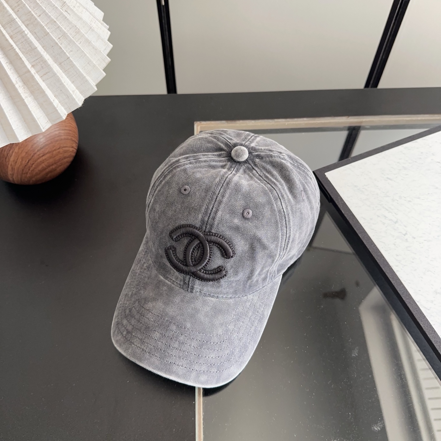 香奈儿新款经典休闲潮流款 上架简约棒球帽🧢日韩风格，随便搭配都超好看！出门旅游，绝对要入手的一款
