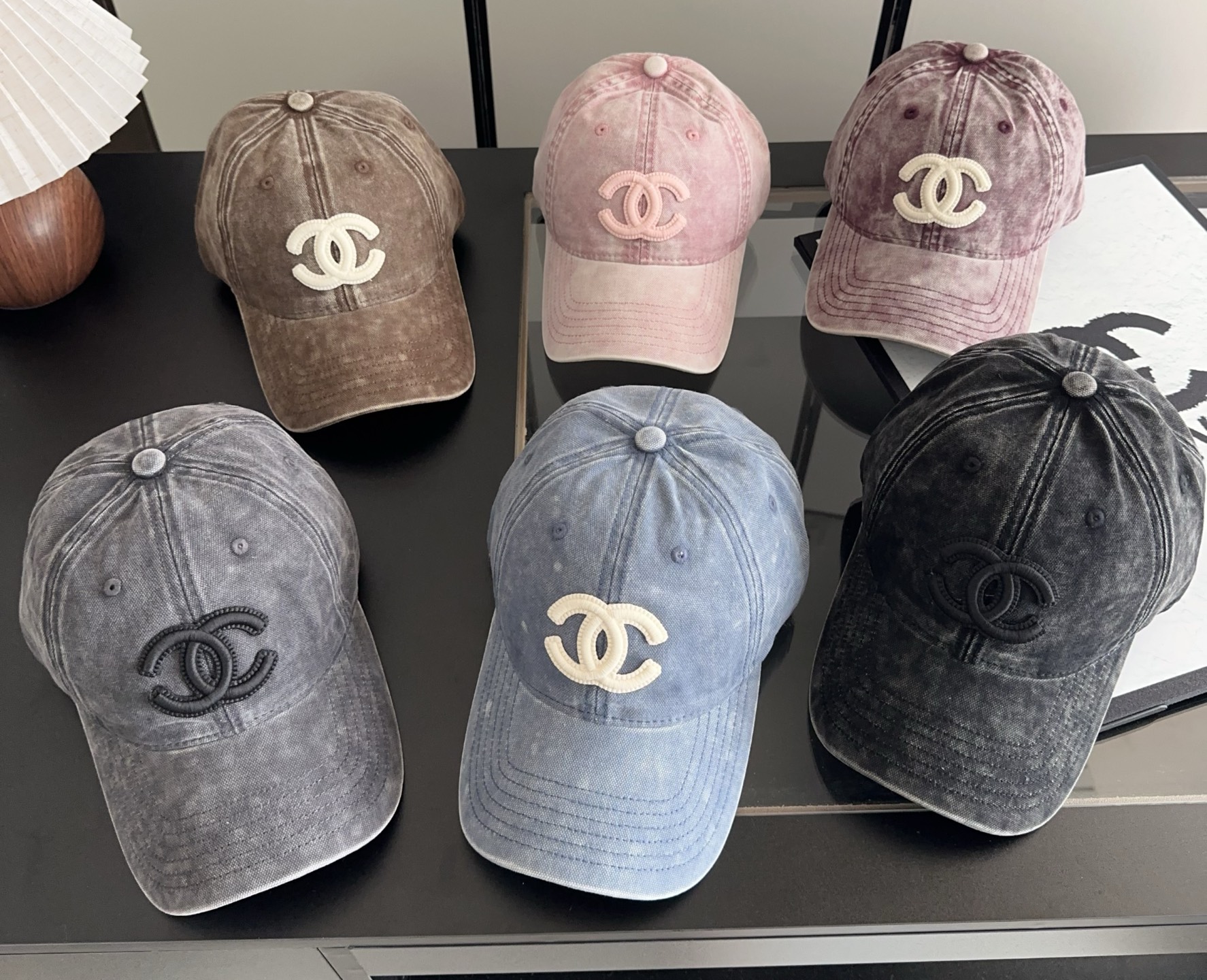 香奈儿新款经典休闲潮流款 上架简约棒球帽🧢日韩风格，随便搭配都超好看！出门旅游，绝对要入手的一款