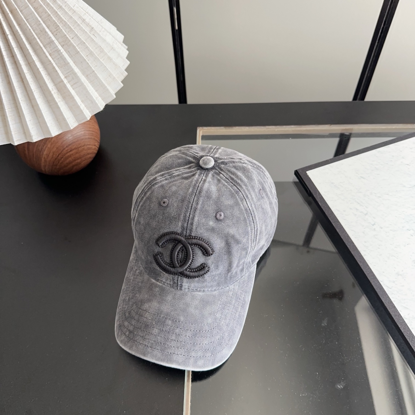 香奈儿新款经典休闲潮流款 上架简约棒球帽🧢日韩风格，随便搭配都超好看！出门旅游，绝对要入手的一款