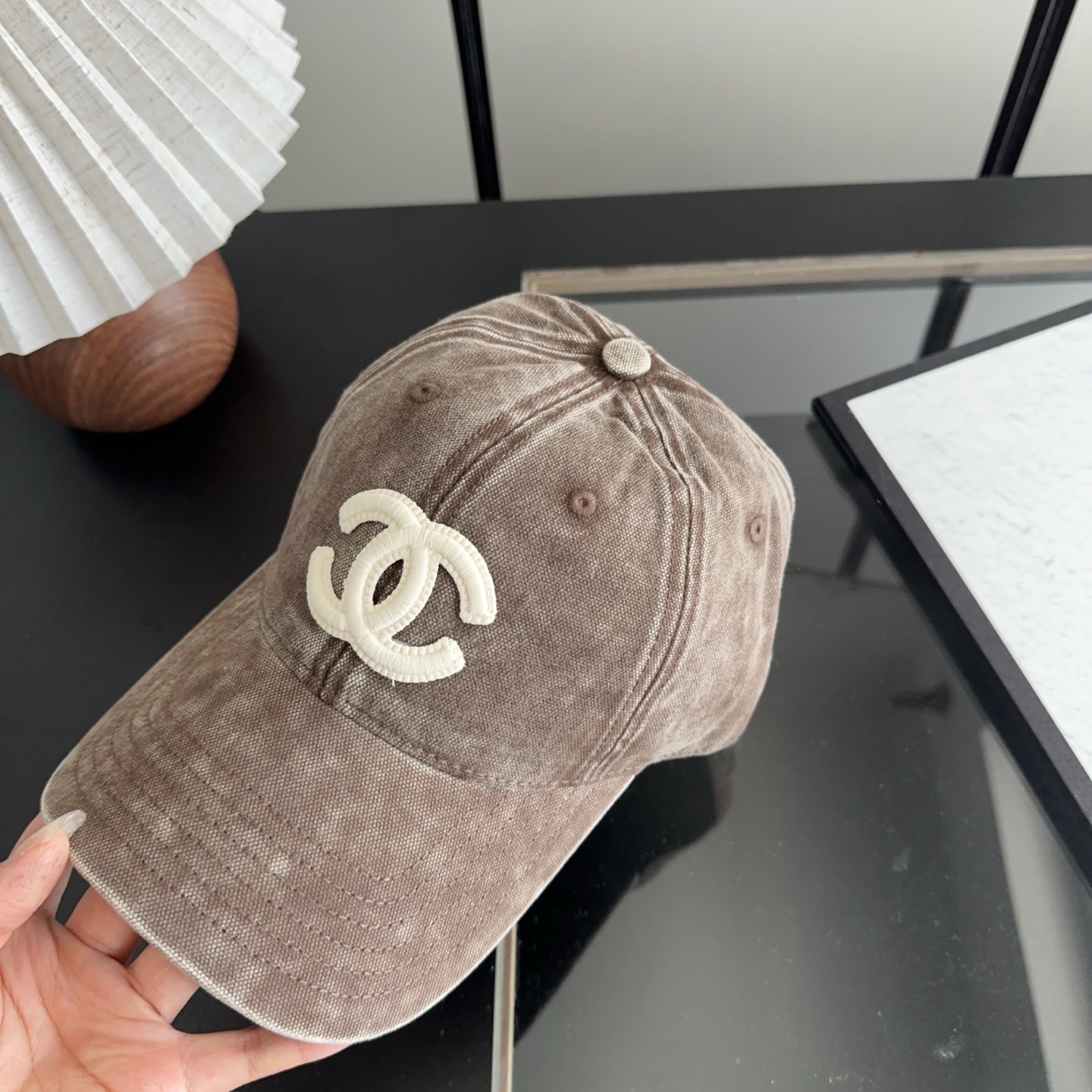 香奈儿新款经典休闲潮流款 上架简约棒球帽🧢日韩风格，随便搭配都超好看！出门旅游，绝对要入手的一款