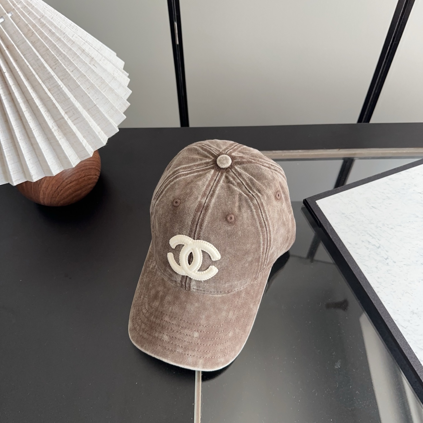 香奈儿新款经典休闲潮流款 上架简约棒球帽🧢日韩风格，随便搭配都超好看！出门旅游，绝对要入手的一款