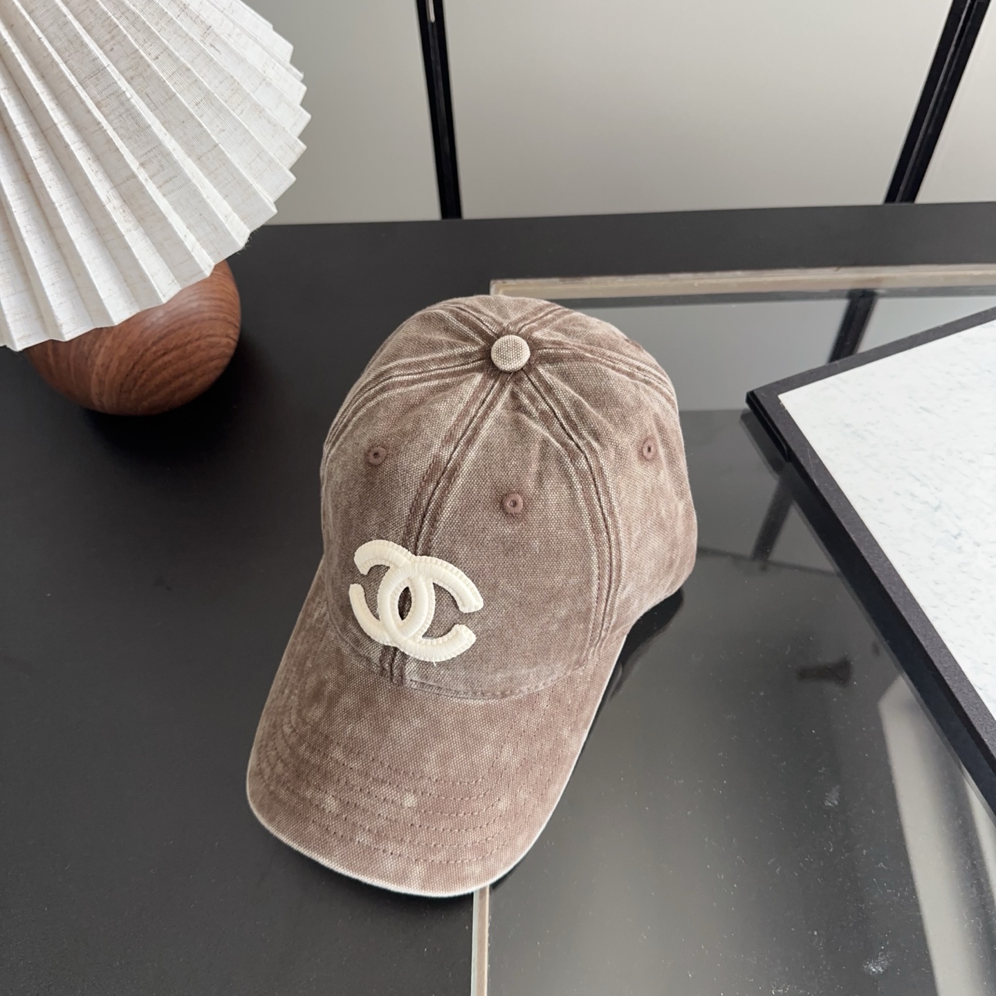 香奈儿新款经典休闲潮流款 上架简约棒球帽🧢日韩风格，随便搭配都超好看！出门旅游，绝对要入手的一款