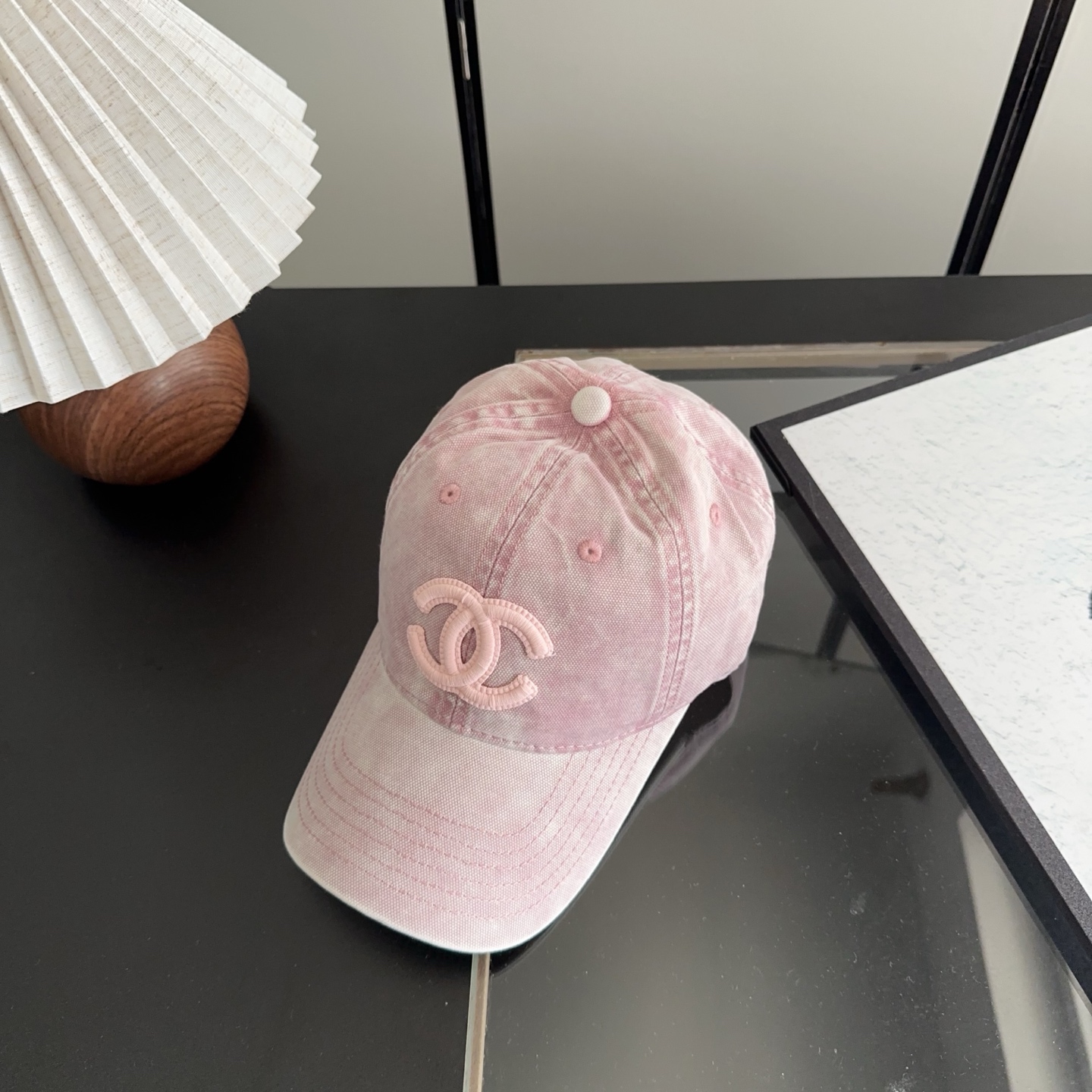 香奈儿新款经典休闲潮流款 上架简约棒球帽🧢日韩风格，随便搭配都超好看！出门旅游，绝对要入手的一款