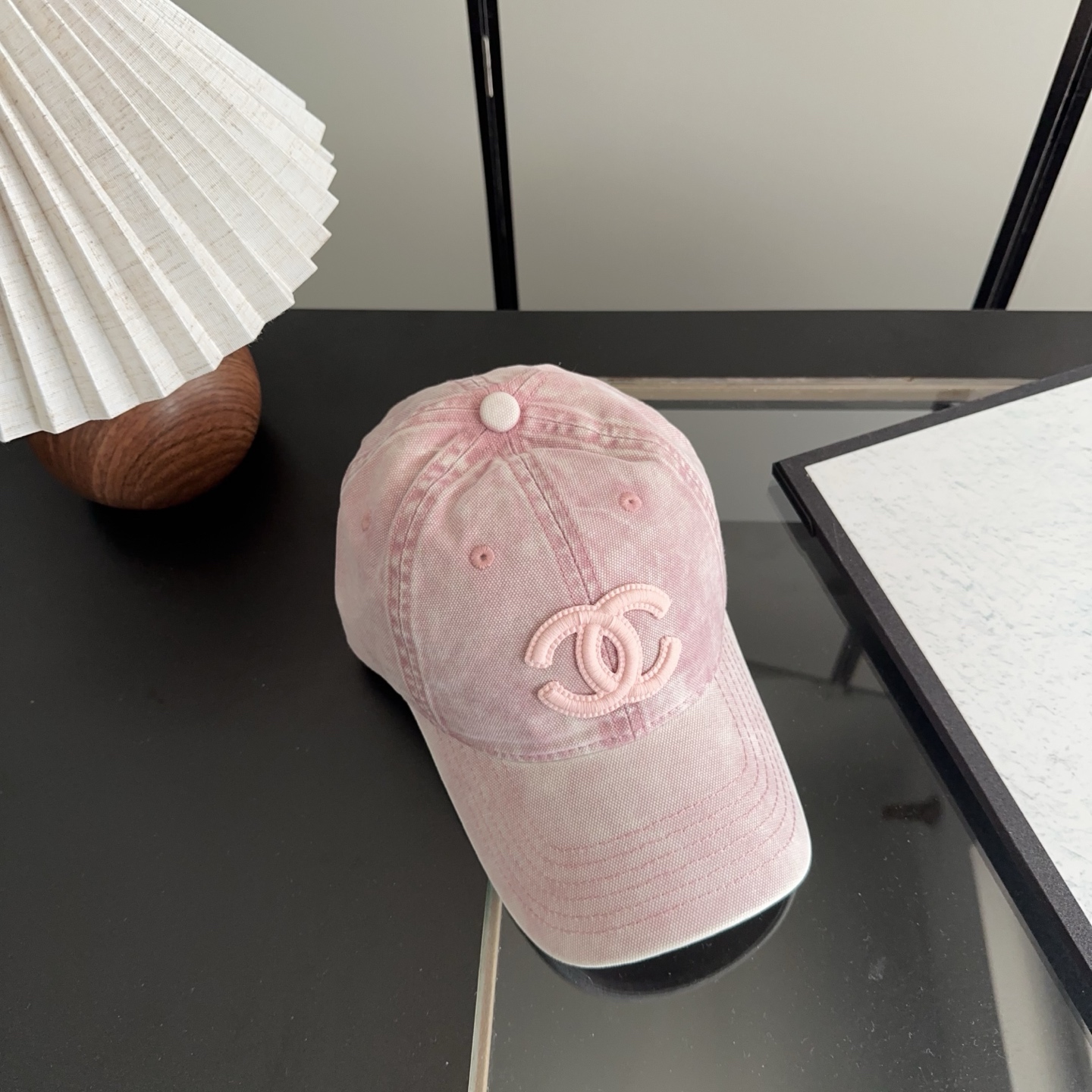 香奈儿新款经典休闲潮流款 上架简约棒球帽🧢日韩风格，随便搭配都超好看！出门旅游，绝对要入手的一款