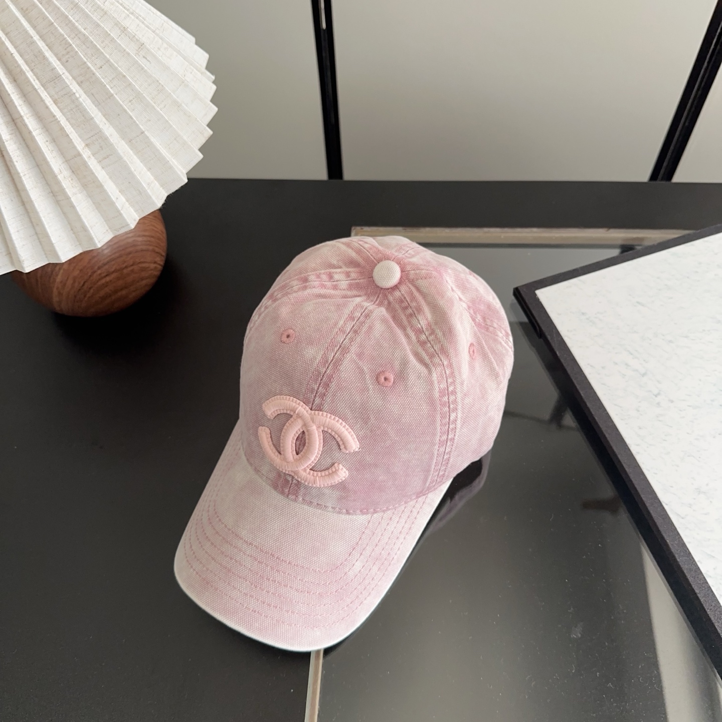 香奈儿新款经典休闲潮流款 上架简约棒球帽🧢日韩风格，随便搭配都超好看！出门旅游，绝对要入手的一款