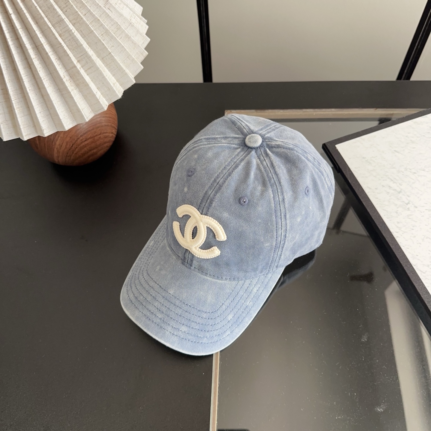 香奈儿新款经典休闲潮流款 上架简约棒球帽🧢日韩风格，随便搭配都超好看！出门旅游，绝对要入手的一款