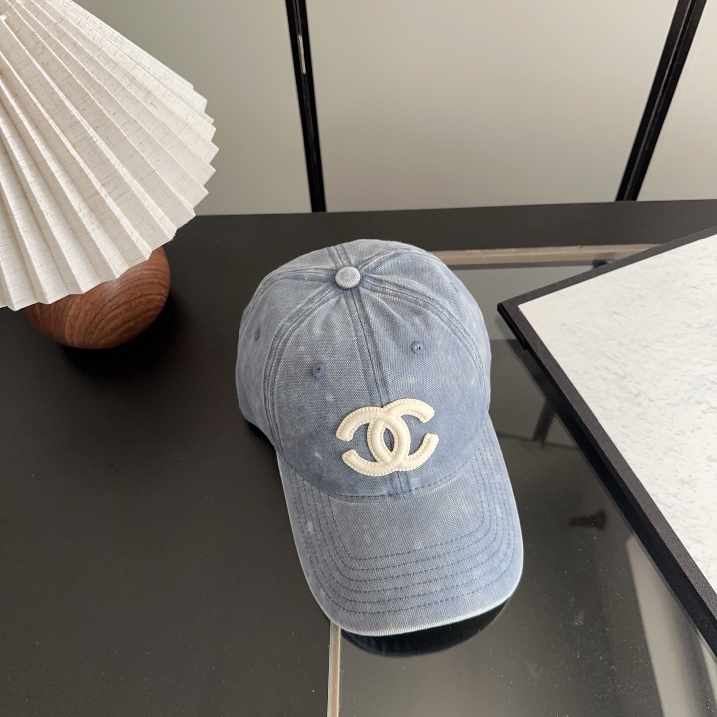 香奈儿新款经典休闲潮流款 上架简约棒球帽🧢日韩风格，随便搭配都超好看！出门旅游，绝对要入手的一款