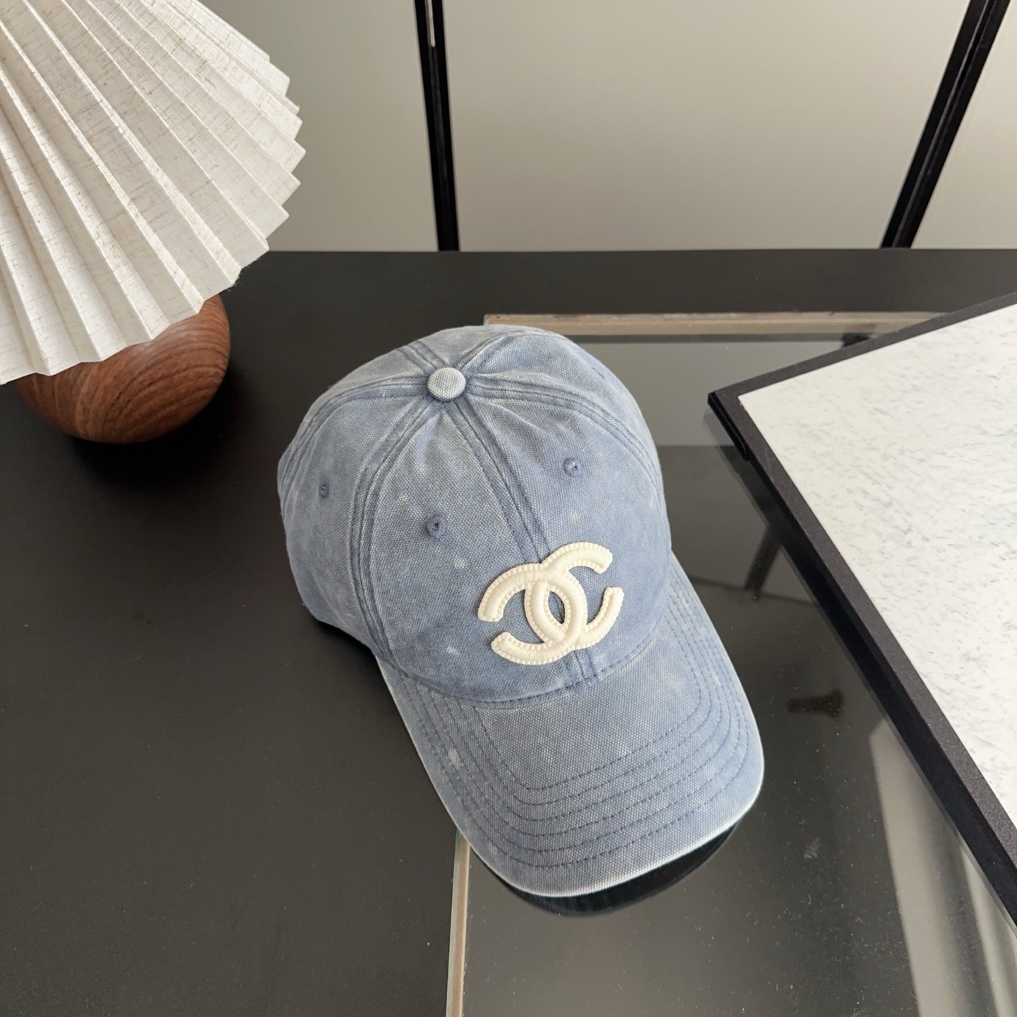 香奈儿新款经典休闲潮流款 上架简约棒球帽🧢日韩风格，随便搭配都超好看！出门旅游，绝对要入手的一款