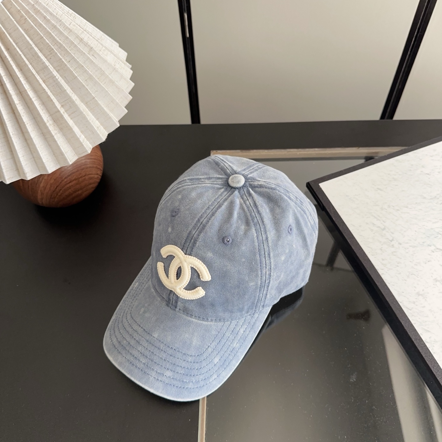 香奈儿新款经典休闲潮流款 上架简约棒球帽🧢日韩风格，随便搭配都超好看！出门旅游，绝对要入手的一款