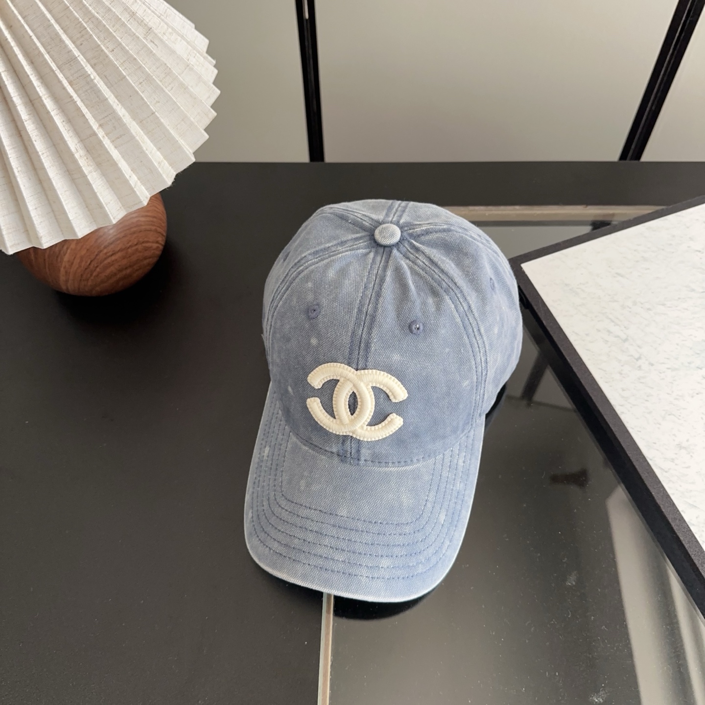 香奈儿新款经典休闲潮流款 上架简约棒球帽🧢日韩风格，随便搭配都超好看！出门旅游，绝对要入手的一款