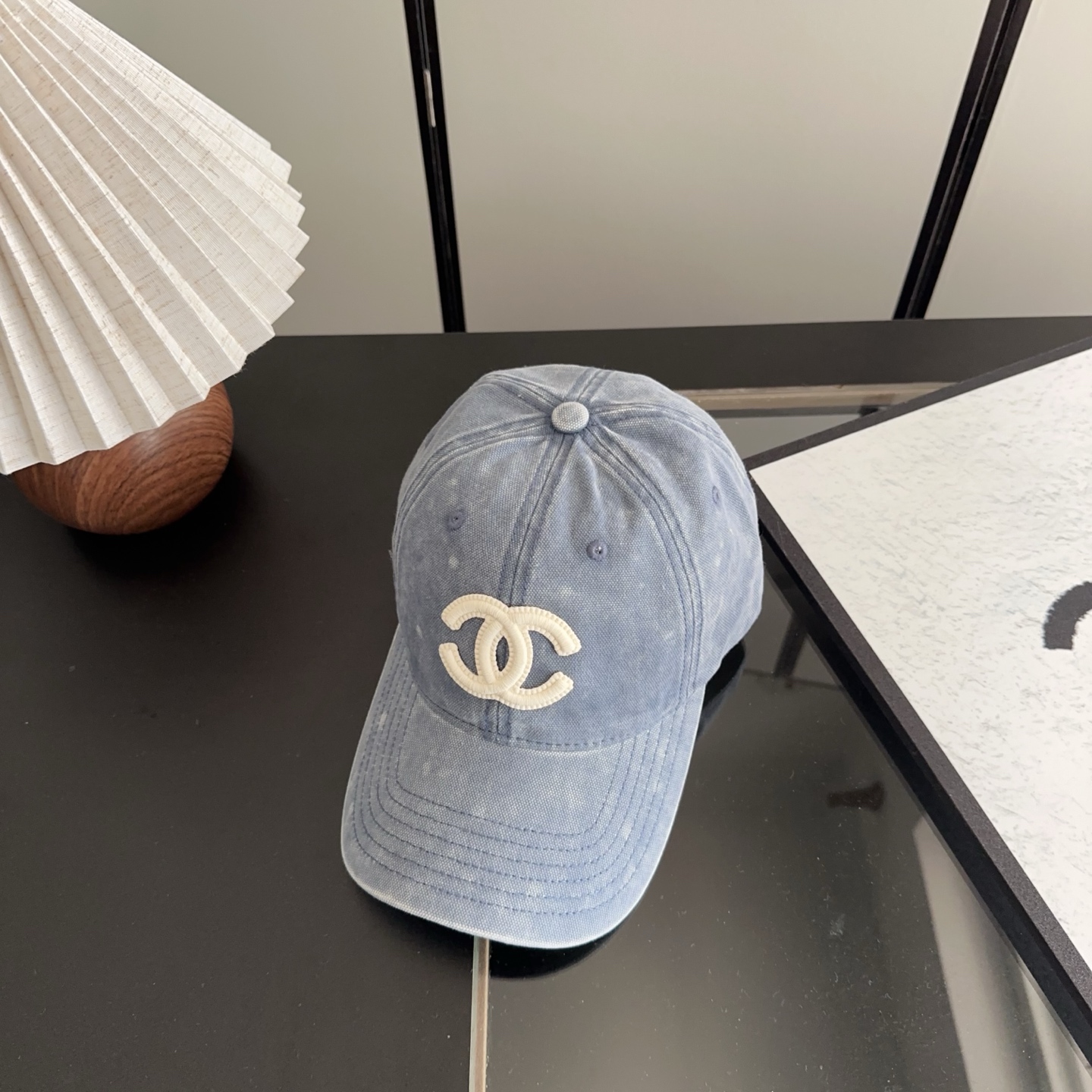 香奈儿新款经典休闲潮流款 上架简约棒球帽🧢日韩风格，随便搭配都超好看！出门旅游，绝对要入手的一款