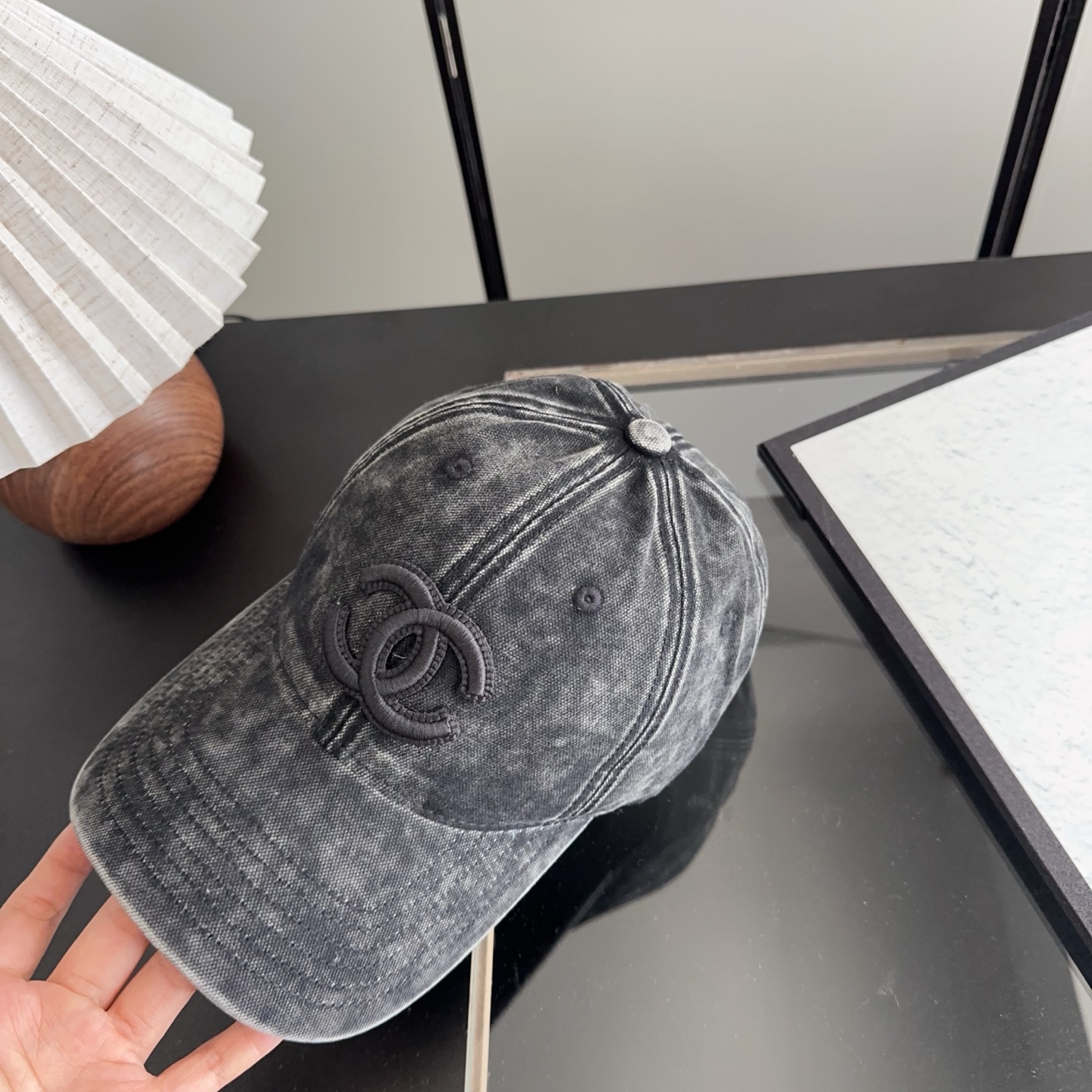 香奈儿新款经典休闲潮流款 上架简约棒球帽🧢日韩风格，随便搭配都超好看！出门旅游，绝对要入手的一款