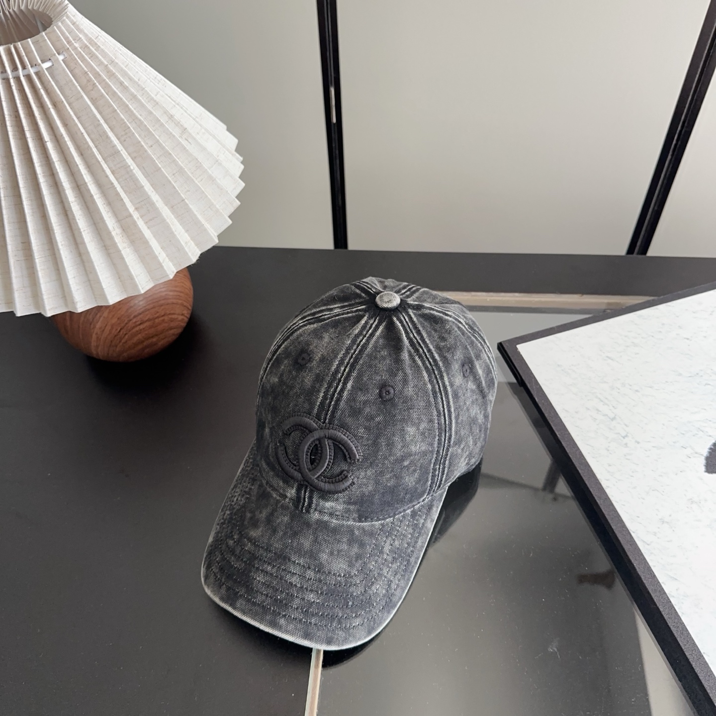 香奈儿新款经典休闲潮流款 上架简约棒球帽🧢日韩风格，随便搭配都超好看！出门旅游，绝对要入手的一款