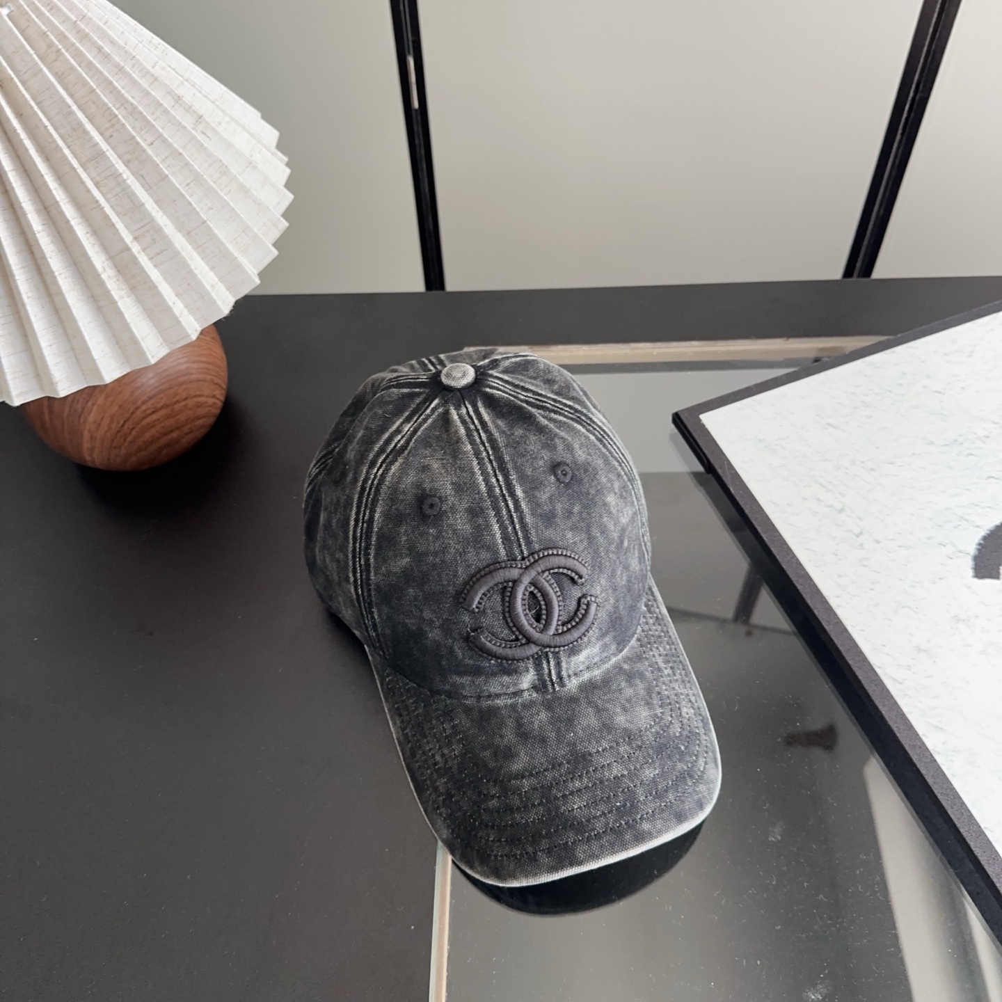 香奈儿新款经典休闲潮流款 上架简约棒球帽🧢日韩风格，随便搭配都超好看！出门旅游，绝对要入手的一款